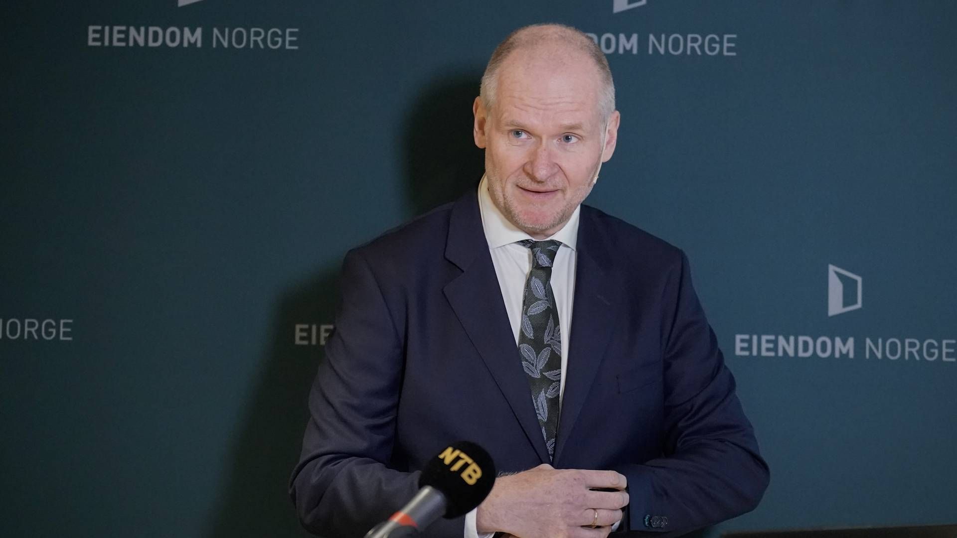 OVERRASKENDE: Henning Lauridsen er adm.dir. i Eiendom Norge, som nå har lansert månedsstatistikk for det norske boligmarkedet. – Den sterke utviklingen i boligmarkedet illustrerer hvor raskt boligmarkedet kan snu, både i priser og volum. Boligmarkedet overrasker alltid, sier Lauridsen. | Foto: Stian Lysberg Solum / NTB