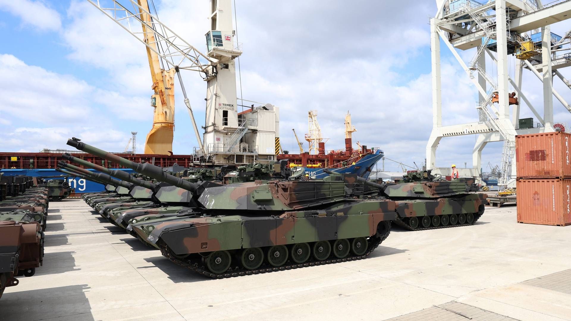 Levering af det første kompagni af USA-fremstillede Abrams M1A1-kampvogne, der ankommer til Polen i henhold til en aftale på havnen i Szczecin, Polen, 28. juni 2023. | Foto: Cezary Aszkielowicz/Reuters/Ritzau Scanpix