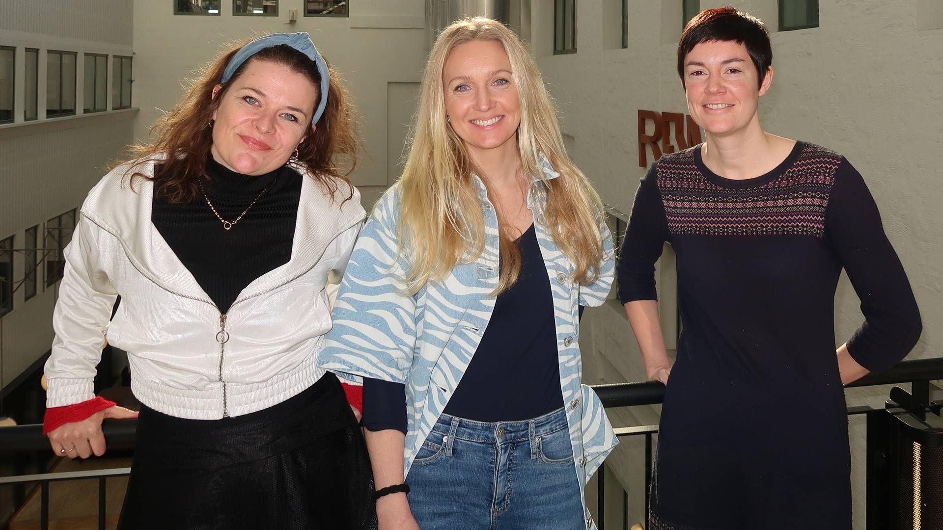 Elbits-trioen (f.v) Åste Einn, Signe Marie Oland og Kate Bragg møtte EnergiWatch i Watch Medias lokaler i Glasmagasinet i Oslo. | Foto: Johannes Enli Kalleberg/EnergiWatch