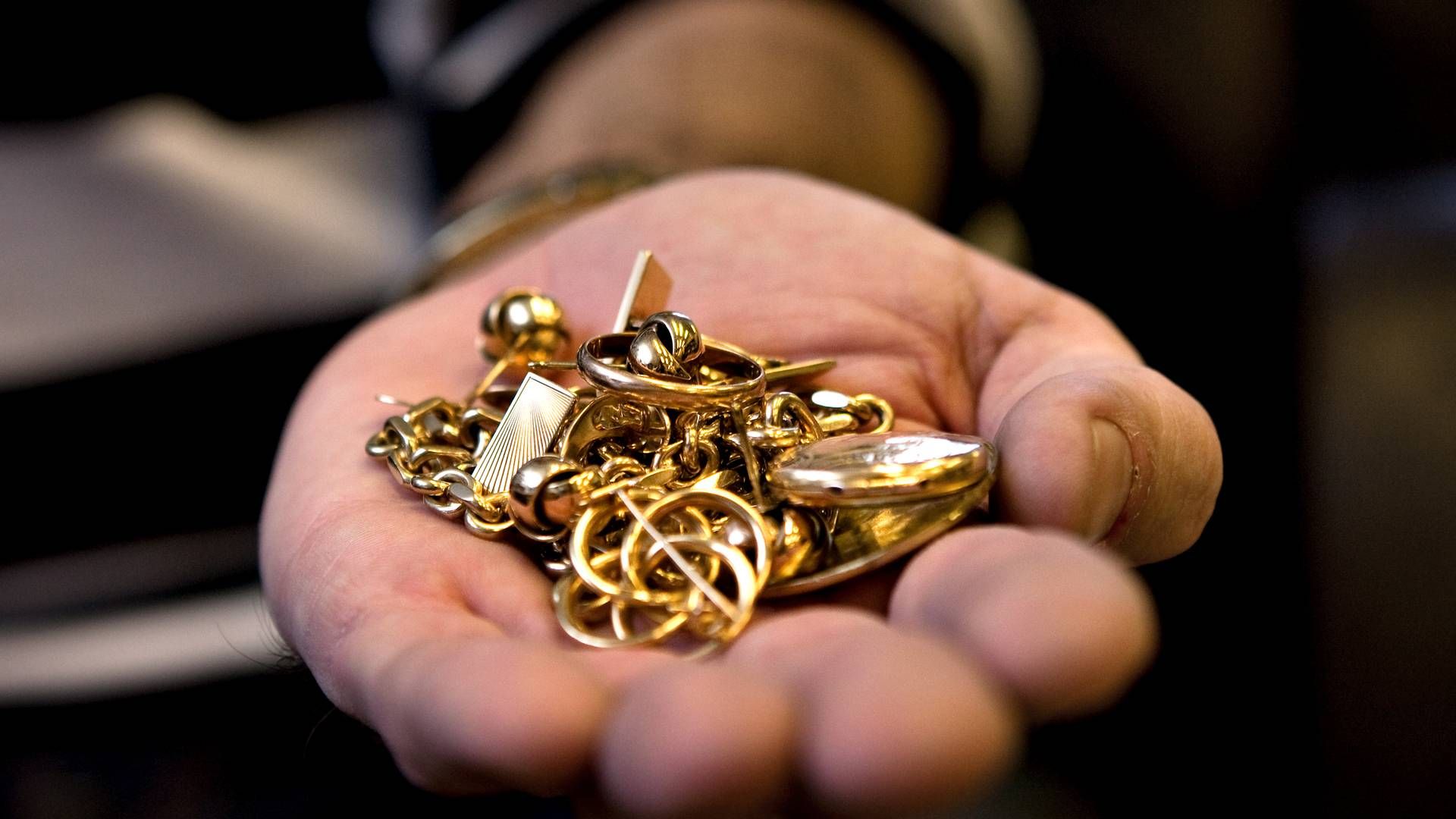 Verdens centralbanker har opkøbt mere end 1000 tons guld alene i 2022 og 2023, skriver TV2. | Foto: Uffe Frandsen