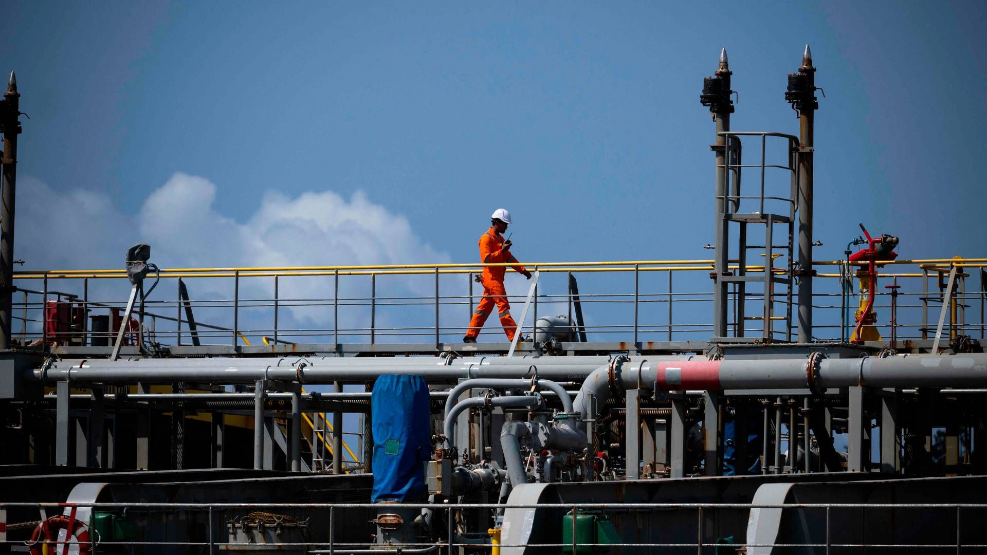 UBS forventer dog, at Opec+ til juni vil sløjfe nogle af reduktionerne i olieproduktionen, men det vil ikke ske, med mindre gruppen af lande er sikker på, at markedet kan absorbere ekstra kapacitet uden at presse prisen ned. | Foto: Federico Parra