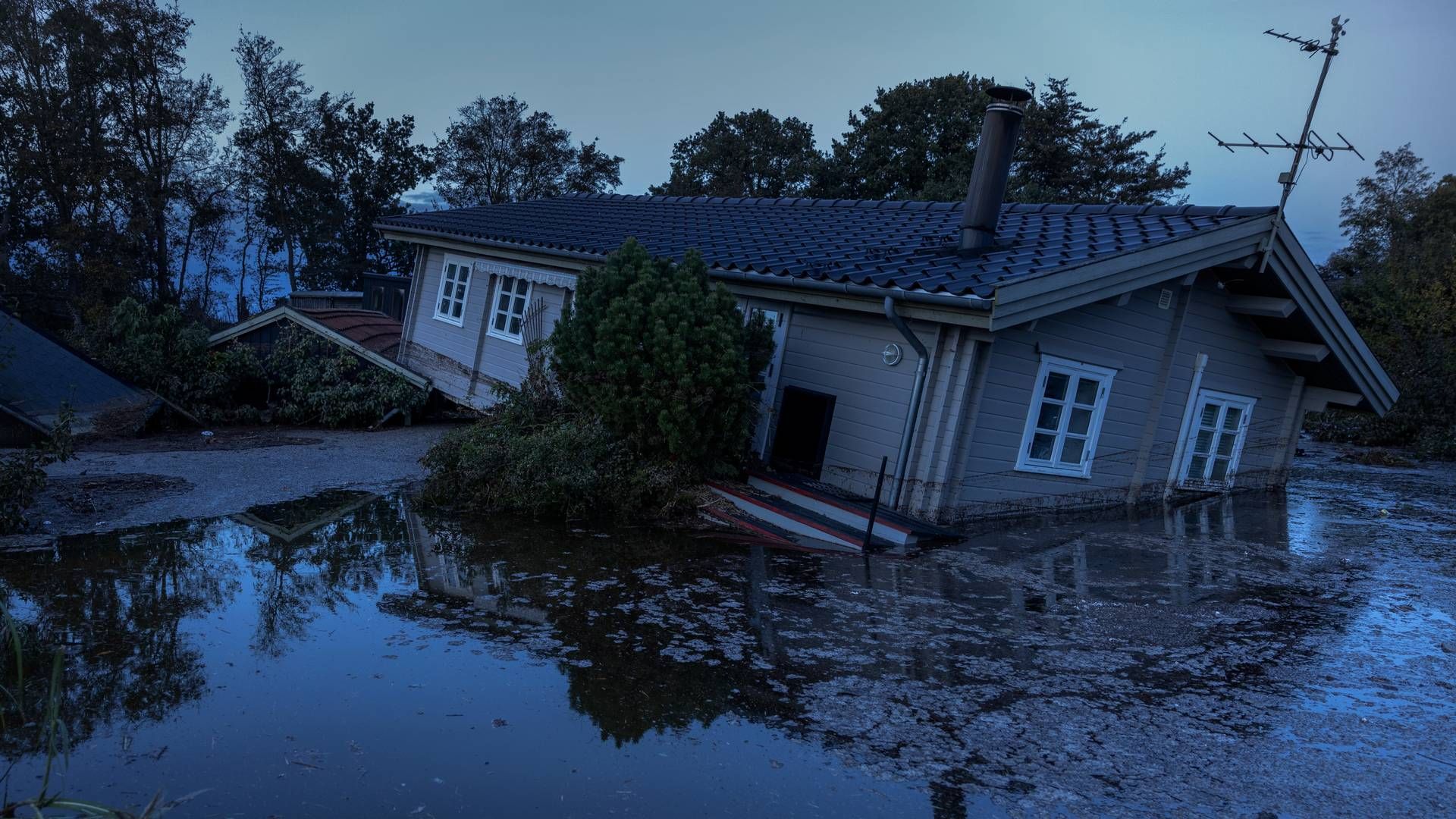 Dele af landet blev i oktober 2023 ramt af stormflod. Her et billede fra Roneklint ved Faxe Bugt. | Foto: Mads Nissen/Ritzau Scanpix
