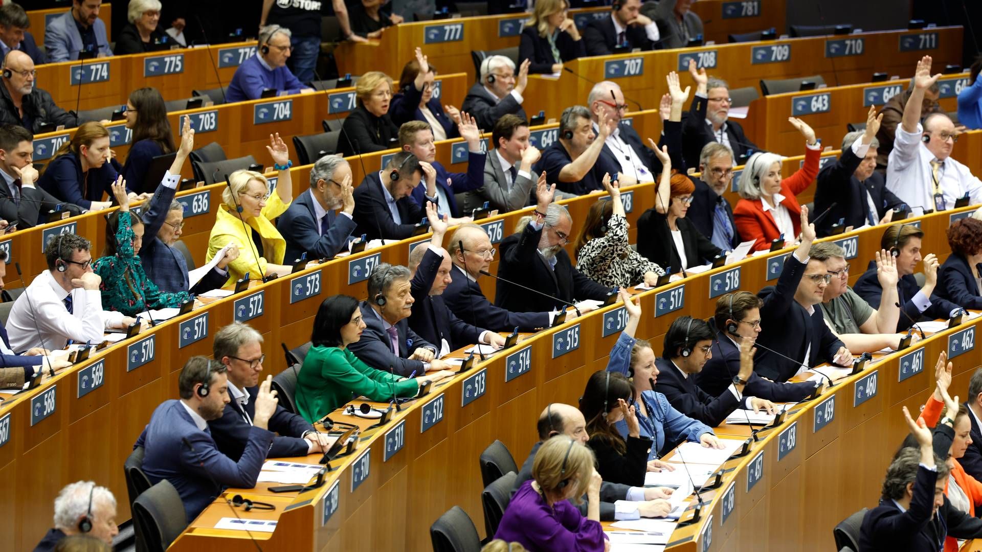 STEMTE FOR: EU-parlamentet støtter ny legemiddellov. Her fra et plenumsmøte i Brussel der det ble stemt over EUs migrasjonslovgivning. | Foto: AP Photo/Geert Vanden Wijngaert