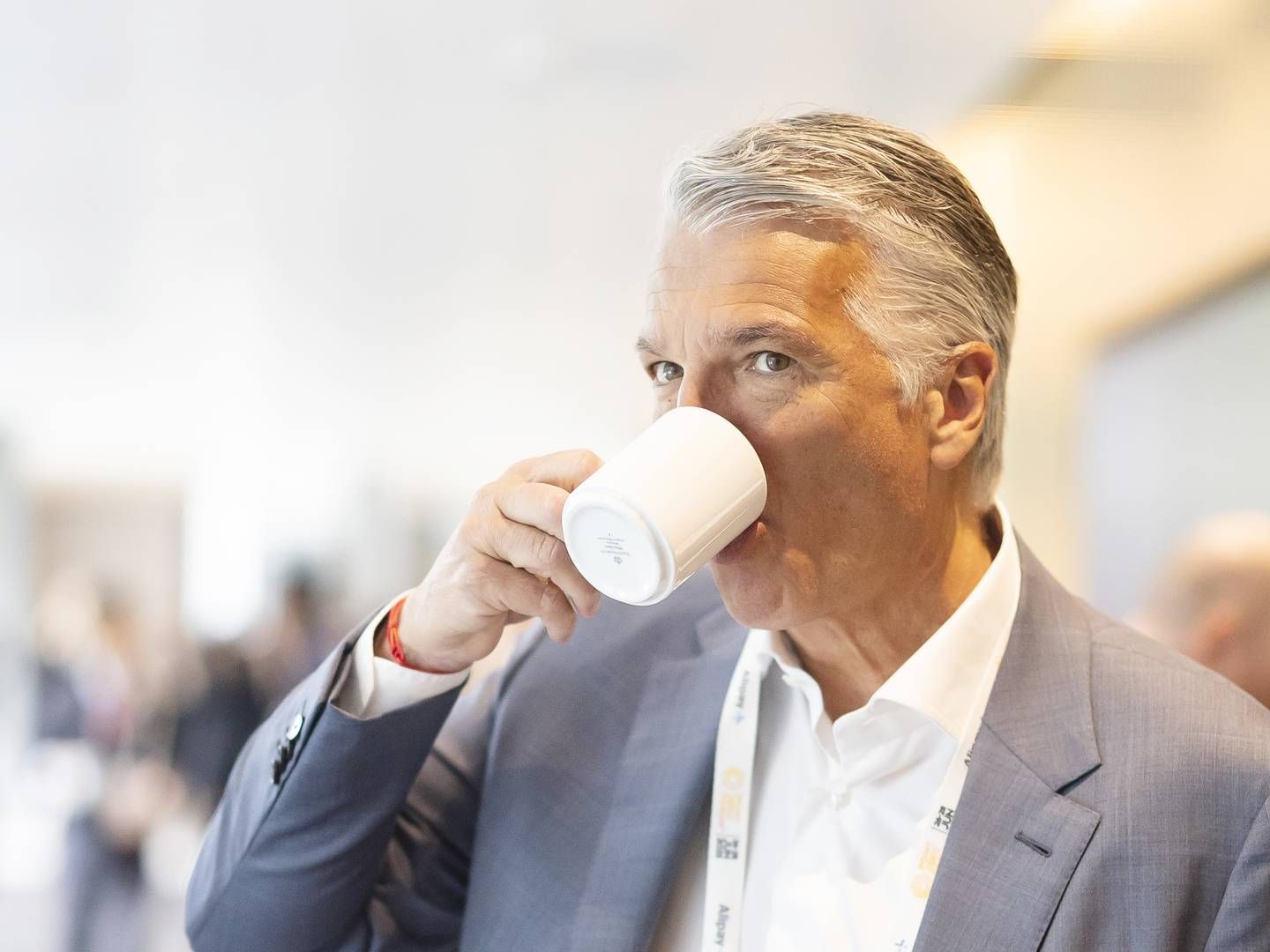 Kann wieder ganz in Ruhe seinen Kaffee genießen: UBS-Chef Sergio Ermotti. | Foto: picture alliance/KEYSTONE | MICHAEL BUHOLZER