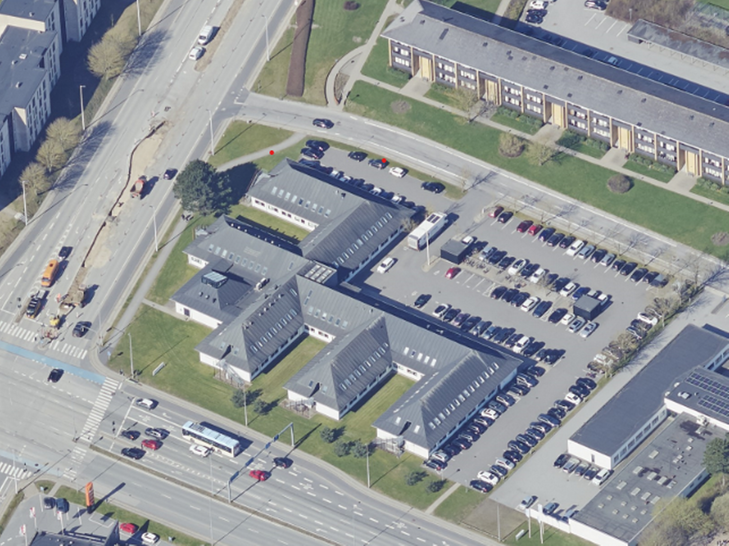 Revisionsfirmaet Beierholm har med sparring fra erhvervsmægleren Nordicals solgt sin 4300 kvm store ejendom på Voergårdvej i Aalborg.