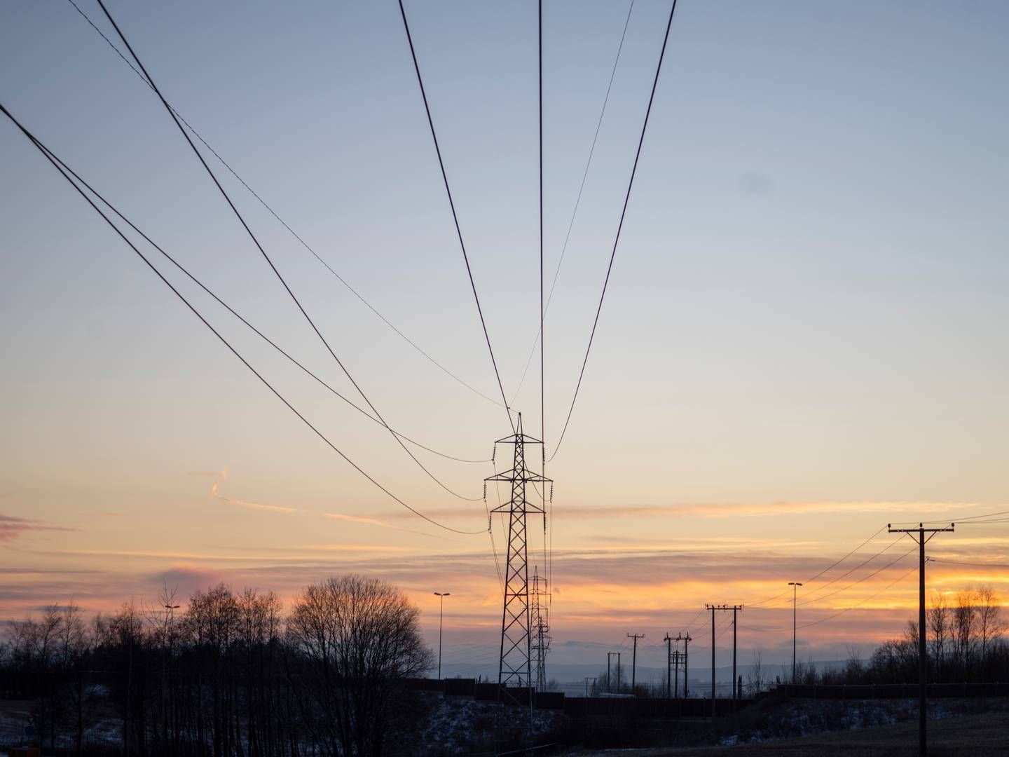Strømprisene synker i Sør-Norge, men strømregningen er på samme nivå som i fjor. Foreløpig kan folk bare merke seg at strømstøtten minker. | Foto: Marius Helge Larsen / NTB
