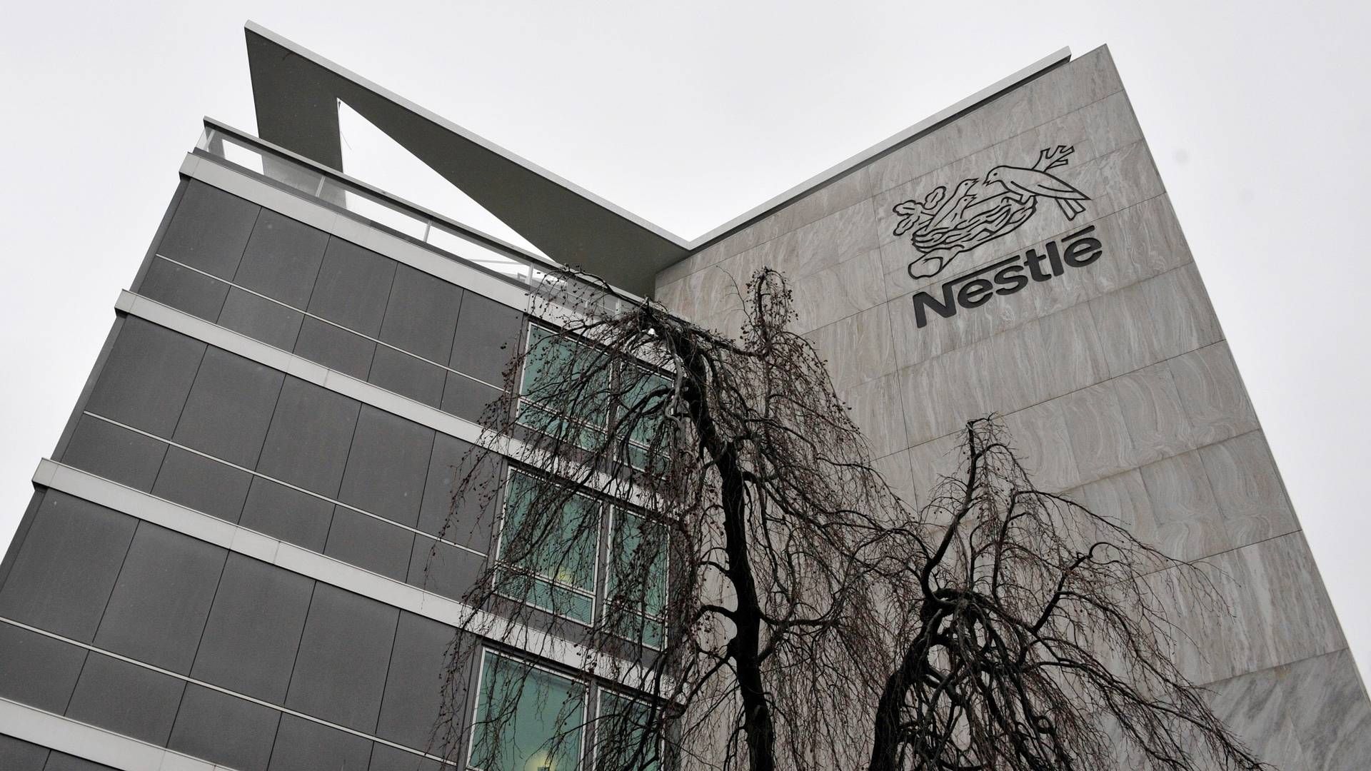 NewClimate Institute og Carbon Market Watch mener Nestlé rapporterer bedre klimetall ann det hva som er reelt. Bildet er fra bedriftens hovedkvarter i Sveits. | Foto: Dominic Favre, AP