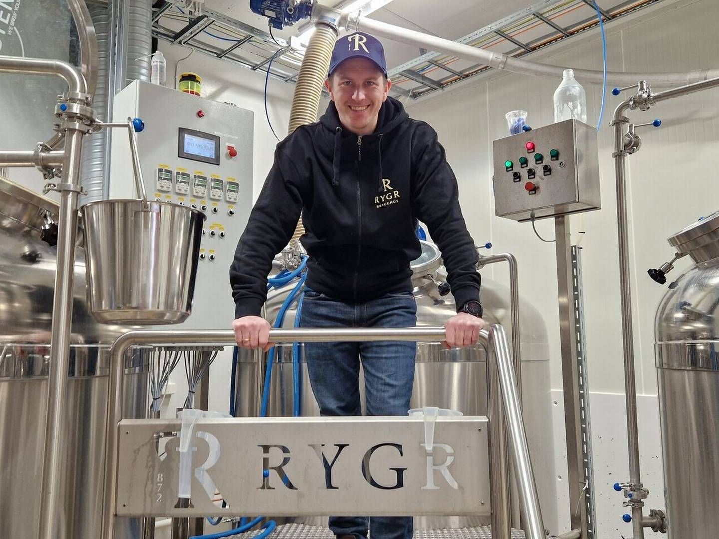 Daglig leder i RYGR Brygghus, Tommy Oppedal Raanti, har lagt merke til den stigende trenden av alkoholfri øl. | Foto: RYGR Brygghus