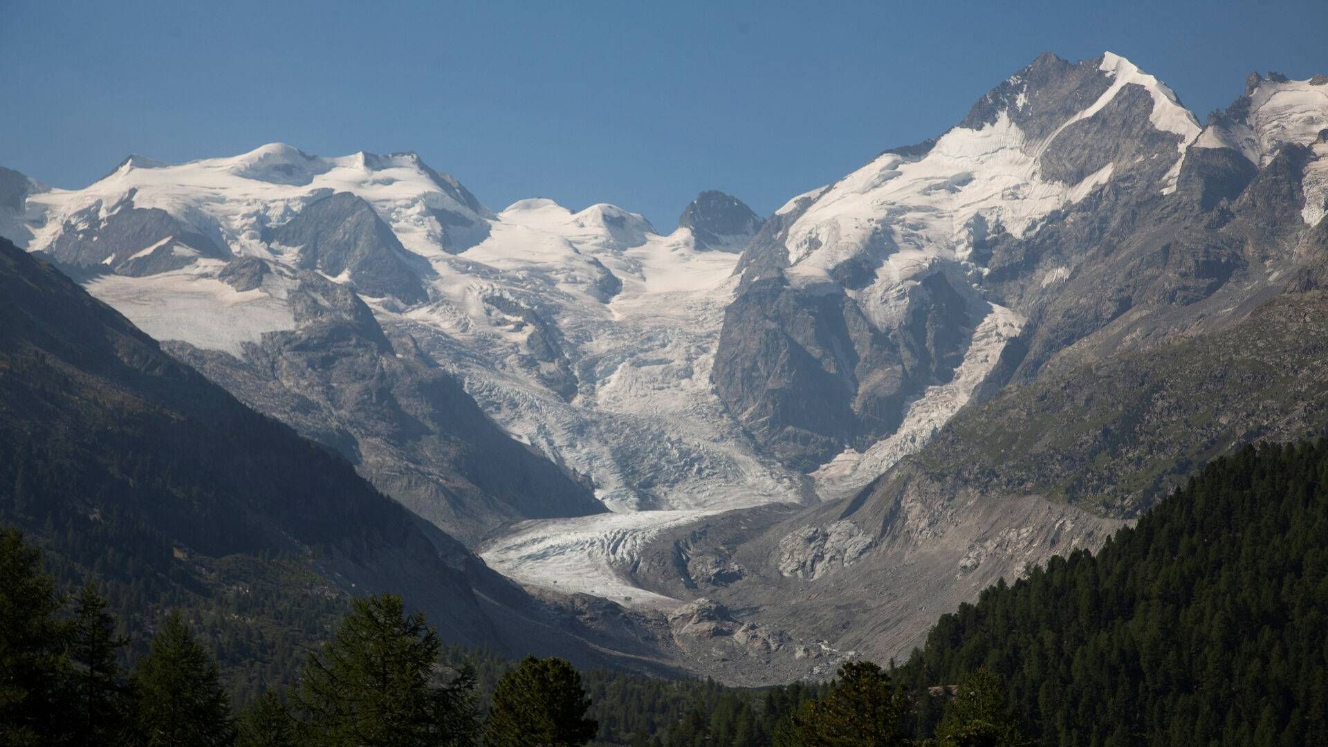 Norwegian billionaires are abandoning their native fjords for the Swiss Alps. Now, their banks are joining them. | Photo: Arnd Wiegmann/Reuters/Ritzau Scanpix