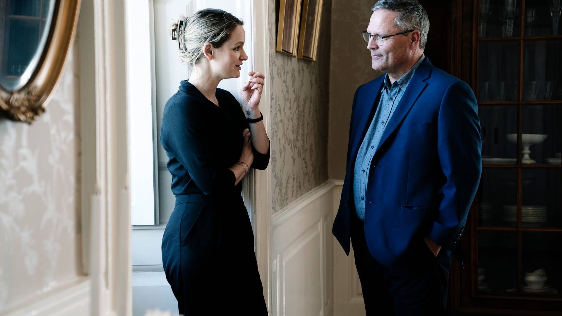 Pernille Skipper er nu valgt som ny formand for Coop Amba. Her ses hun i dialog med Flemming Rasmussen, der er formand for OK Amba. | Foto: Coop /pr