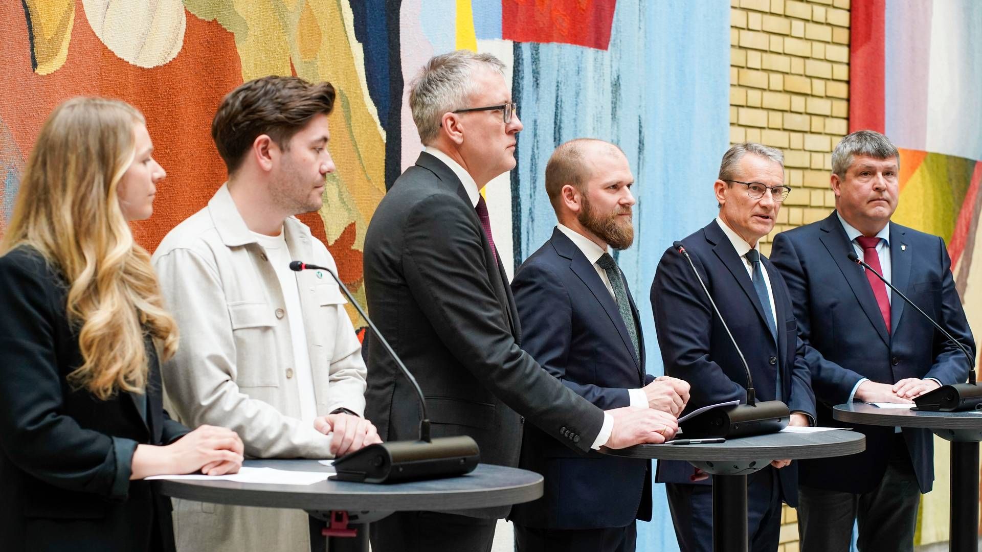 Arbeiderpartiet, Senterpartiet, Høyre, Frp, Venstre og KrF har blitt enige om kvotemeldingen og holdt fredag pressetreff på Stortinget. | Foto: Heiko Junge / NTB