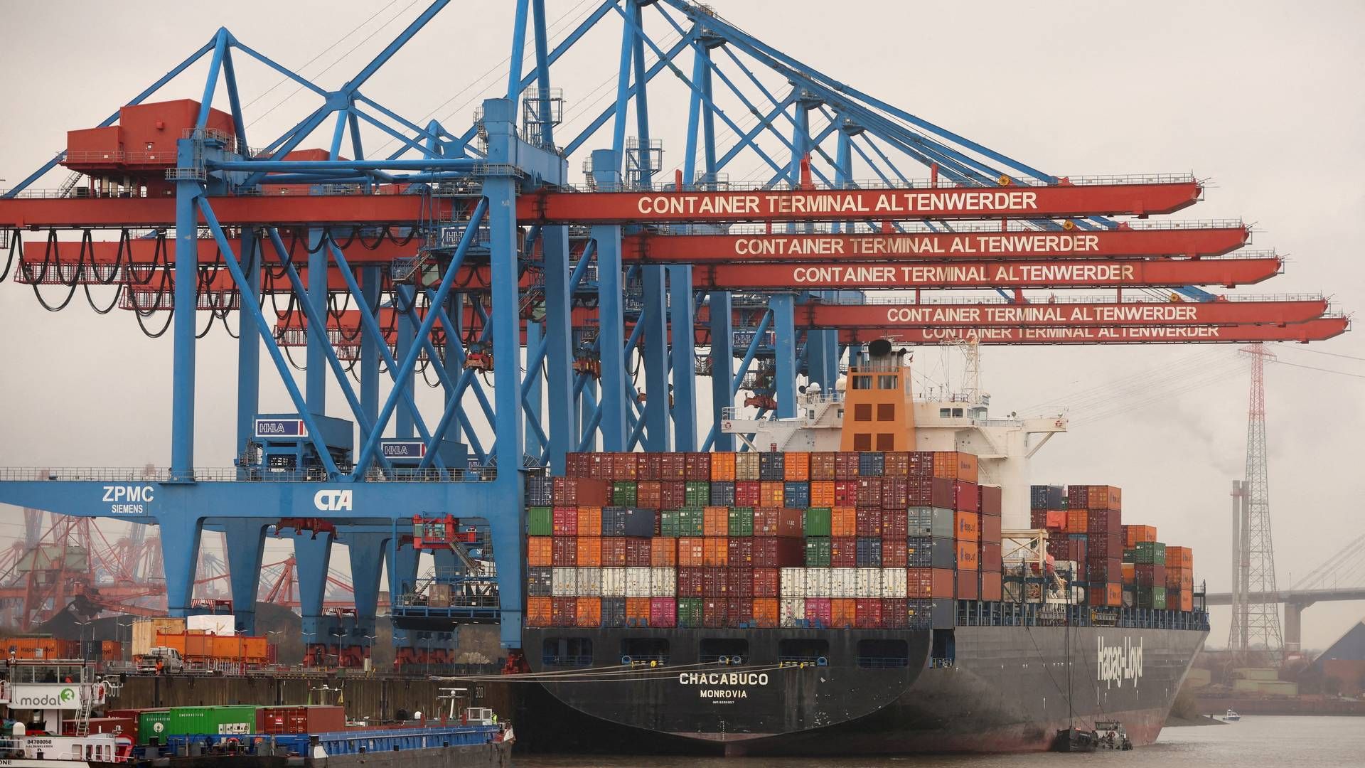 Hamburg Port's largest terminal operator, HHLA, acquires Austrian freight forwarder. | Photo: Phil Noble/Reuters/Ritzau Scanpix