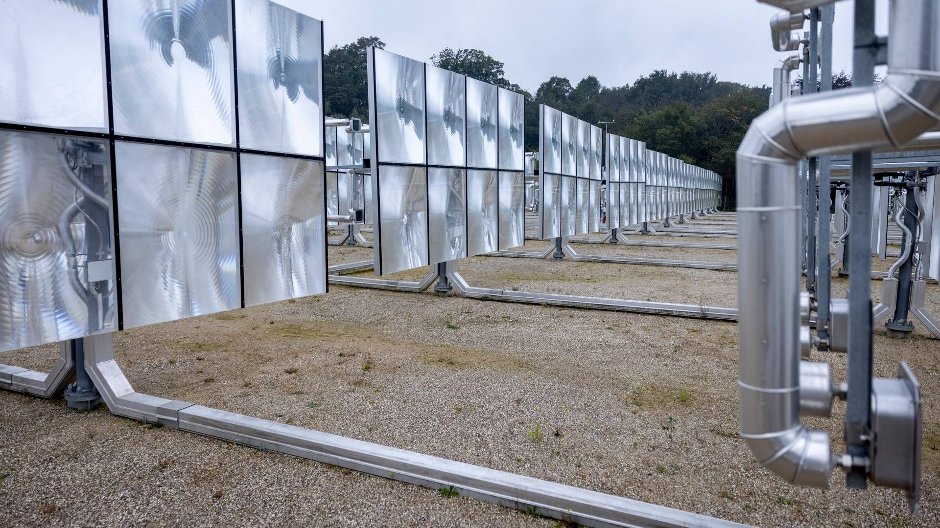 Heliac står bag kæmpemæssige forstørrelsesglas, der kan lave CO2-fri fjernvarme ved at koncentrere solens stråler | Foto: Emil Bay