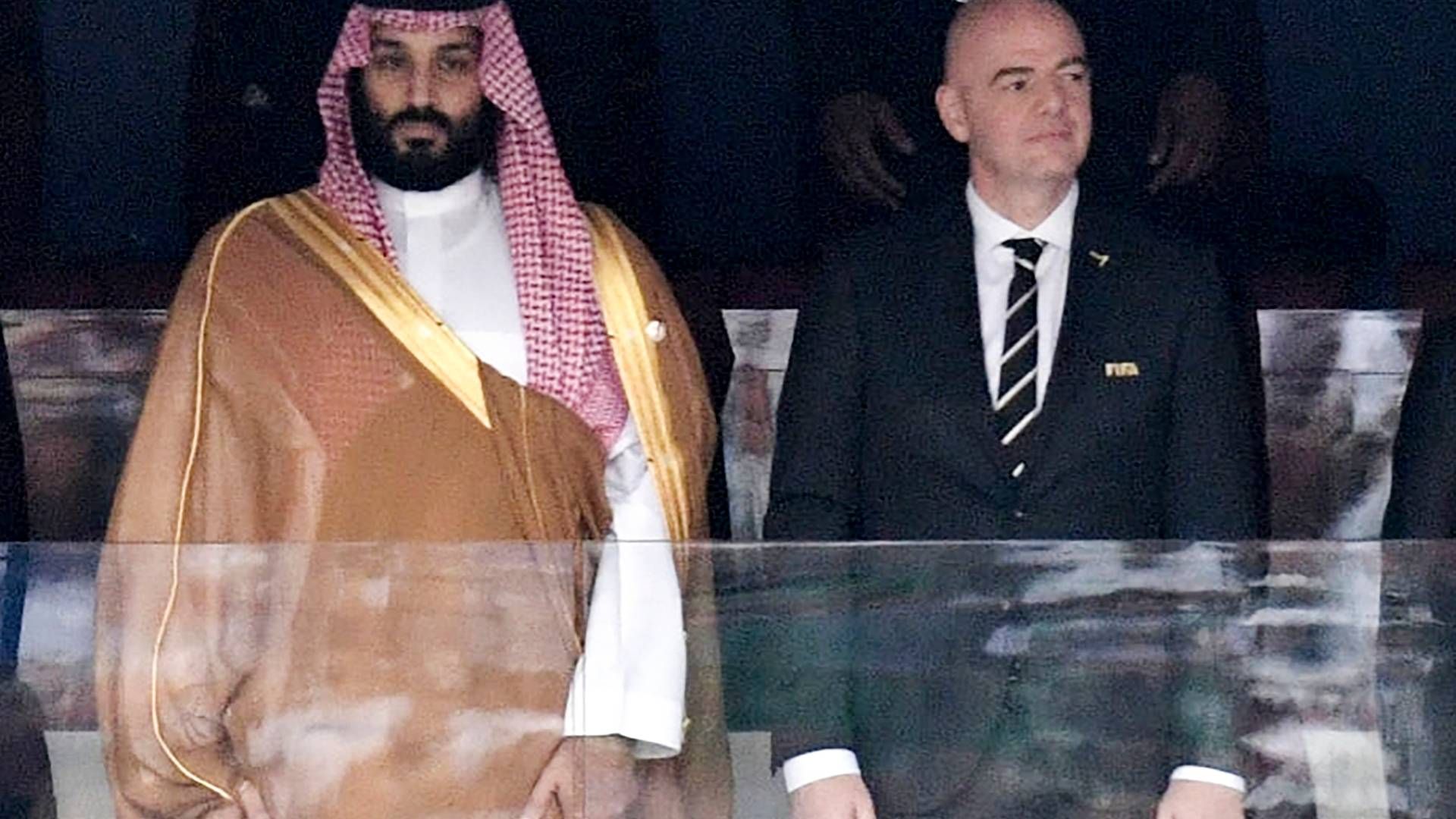 Fifa-president Gianni Infantino (t.h.) sammen med Saudi-Arabias kronprins Mohammed bin Salman under VM i 2018.