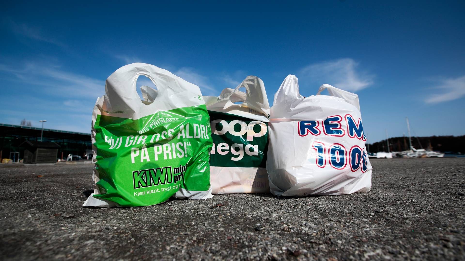 ØKER: Totalprisen for en plastpose i butikken kan bli på 5,5 kroner fra neste uke. | Foto: Lise Åserud/NTB