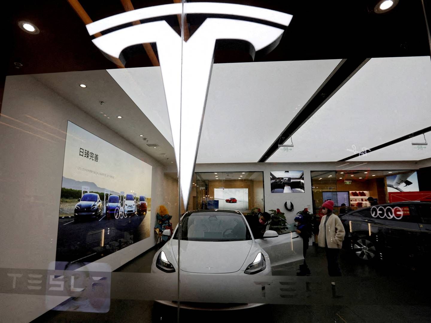 Tesla-aktien falder med 0,6 pct. i formarkedet. | Foto: Florence Lo/Reuters/Ritzau Scanpix