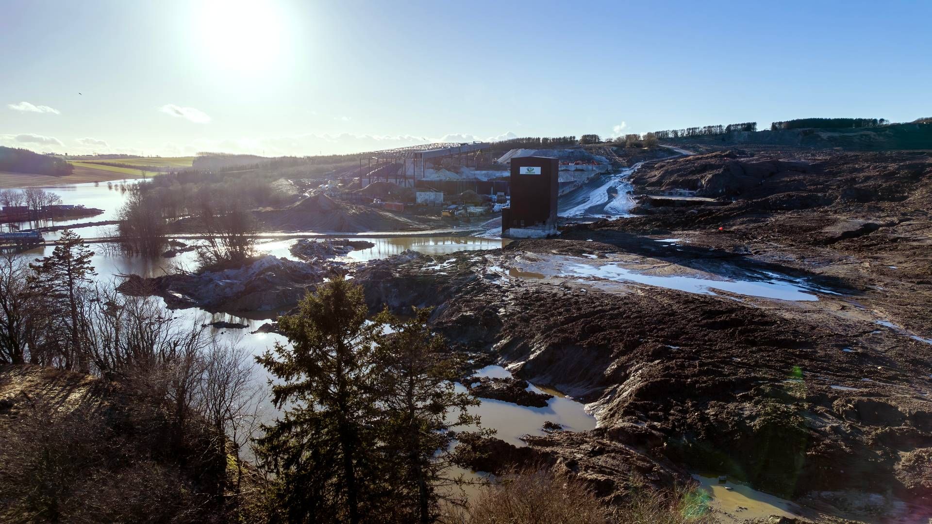 Randers Kommune, der i december overtog oprydningsarbejdet efter Nordic Waste, havde frem til 16. april allerede brugt 254 mio. kr. på oprydningen, oplyste kommunen onsdag. | Foto: Benny Kjølhede