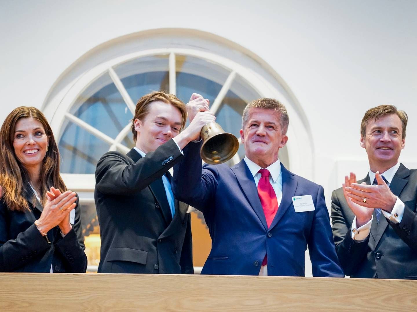 PÅ BØRS: Theodor Melder og Ilija Batljan ringer i børsbjella mandag når Public Property Invest noteres på Oslo Børs. | Foto: Terje Pedersen / NTB