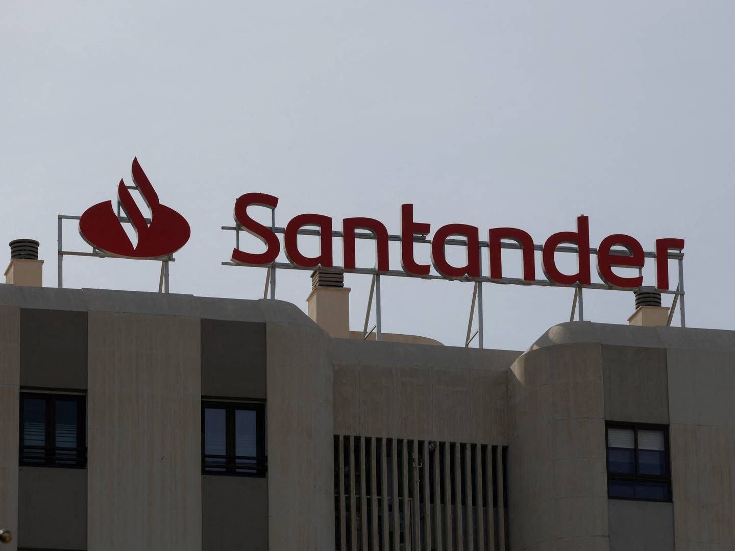 Banken tilhører Banco Santander-koncernen, der har 144 millioner kunder og over 200.000 ansatte i 45 lande. | Foto: Jon Nazca