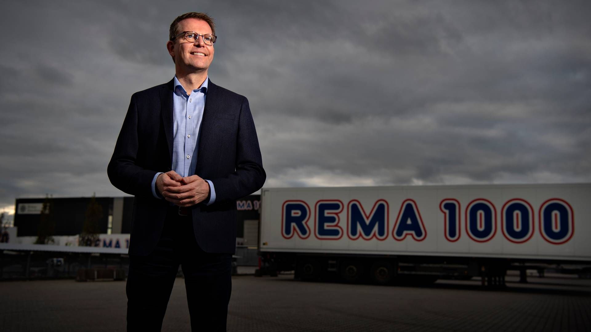 Henrik Burkal står i spidsen for Rema 1000, der i denne uge runder 400 butikker i Danmark. | Foto: Brian Karmark