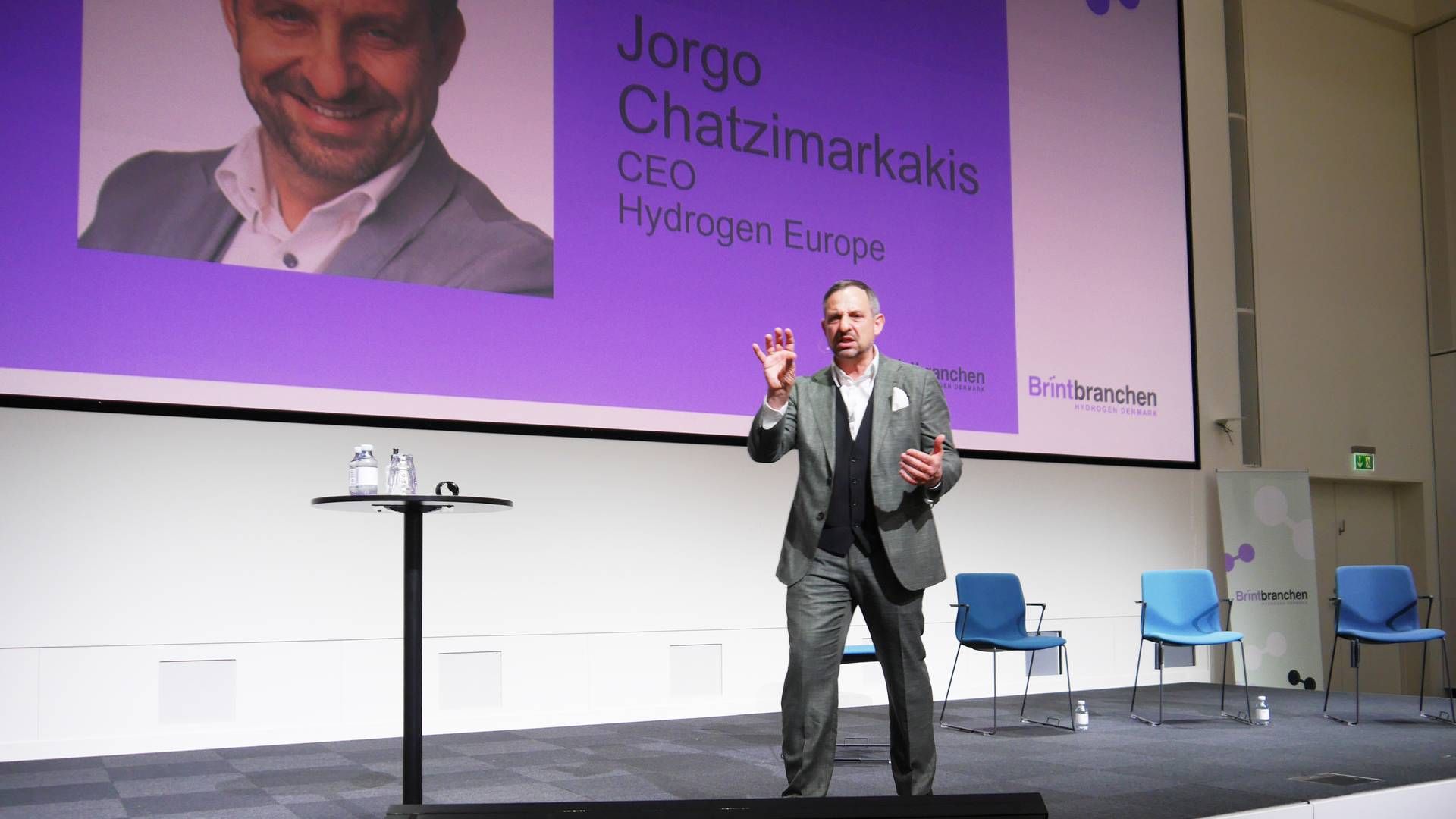 Hydrogen Europe's adm. direktør Jorgo Chatzimarkakis ankom til Brintbranchens årlige konference tirsdag, netop som EU's første brintudbud blev afgjort. | Foto: Brintbranchen