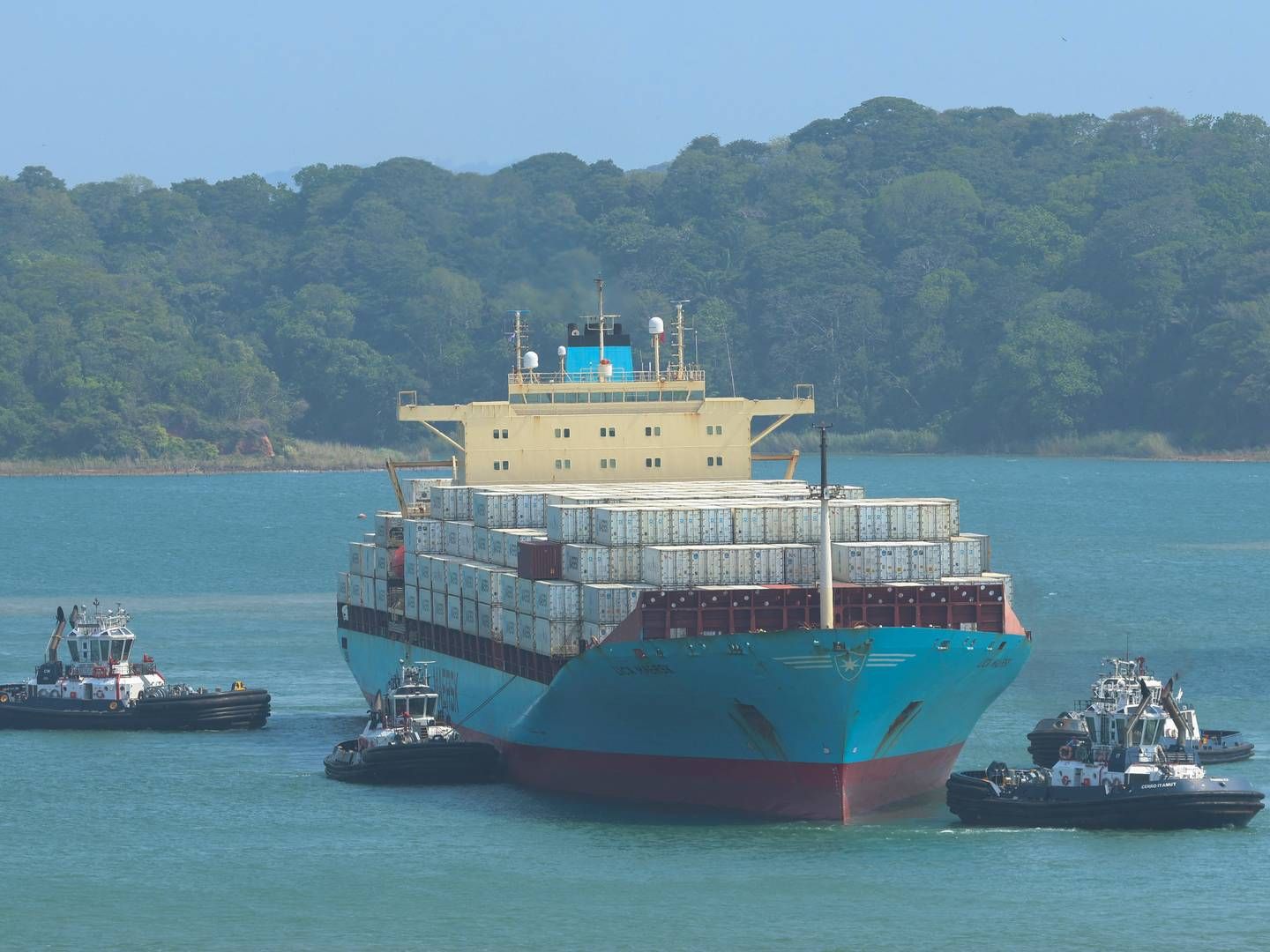 Et Mærsk-skib i Panamakanalen. | Foto: Aris Martinez/Reuters/Ritzau Scanpix