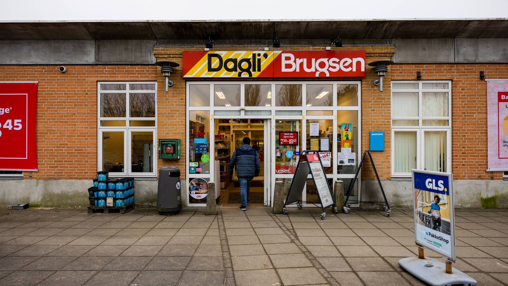 Brugsen i Boris stod i 2023 til at lukke. Uden en lokal brugs skal de knap 400 beboere i Lime køre enten 13 km mod syd, hvor byen Hornslet ligger med et stort udvalg af dagligvarebutikker, eller i samme afstand mod nordøst, hvor Auning ligger med tilsvarende tilbud. | Foto: Stine Schjøtler