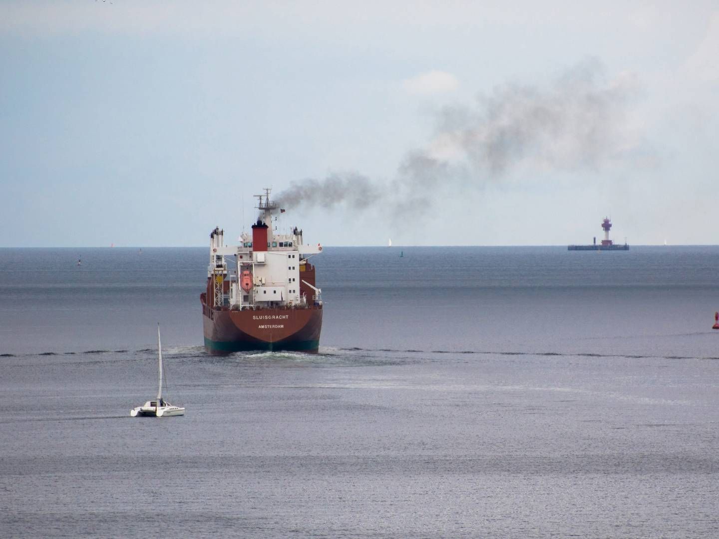 EU har indført nye krav, som betyder, at skibe skal til at betale for deres forurening. | Foto: Hinrich Bäsemann/AP/Ritzau Scanpix