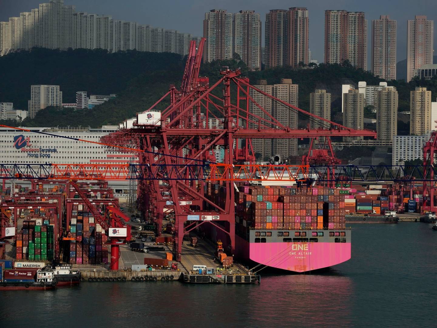 "In general, ports have experienced delays due to a build-up of ships and schedule instability due to the situation in the Red Sea," says Ocean Network Express (ONE), which emphasizes that not everything can be attributed to the attacks on ships. | Foto: Kin Cheung/AP/Ritzau Scanpix