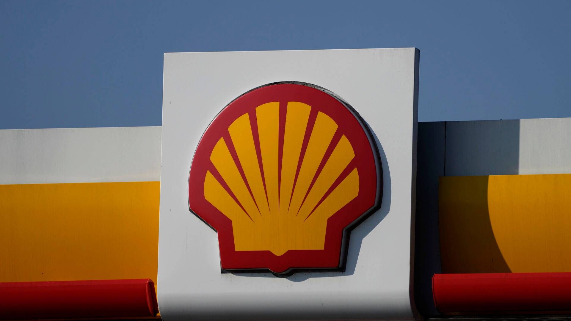 Shell is the target of an AGM resolution backed by 27 major investors. | Photo: Frank Augstein/AP/Ritzau Scanpix