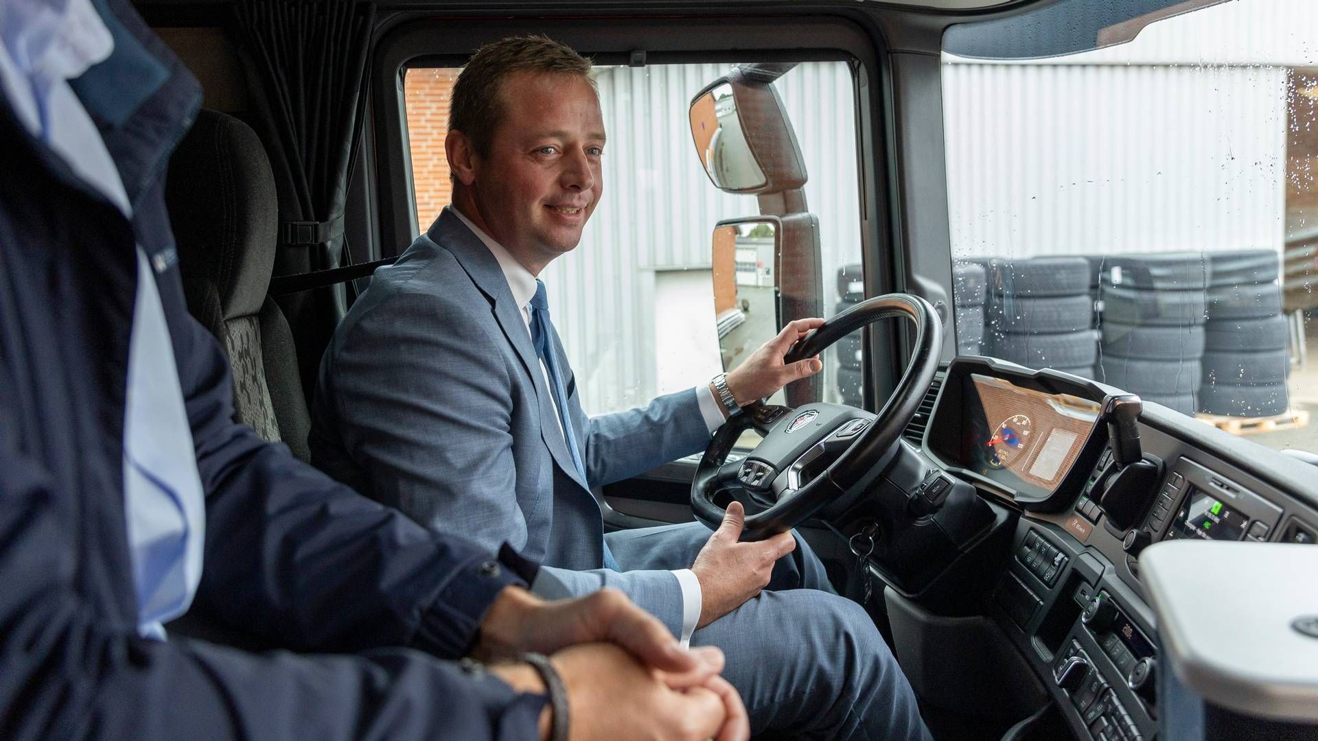 Transportminister Thomas Danielsen (V) har selv kørekort til lastbil. | Foto: Benny Kjølhede