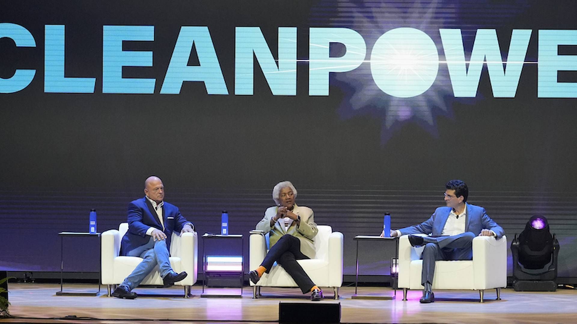 The opening debate at the Cleanpower 2024 conference, featuring former DNC chair Donna Brazile and former Trump advisor David Urban. | Photo: American Clean Power