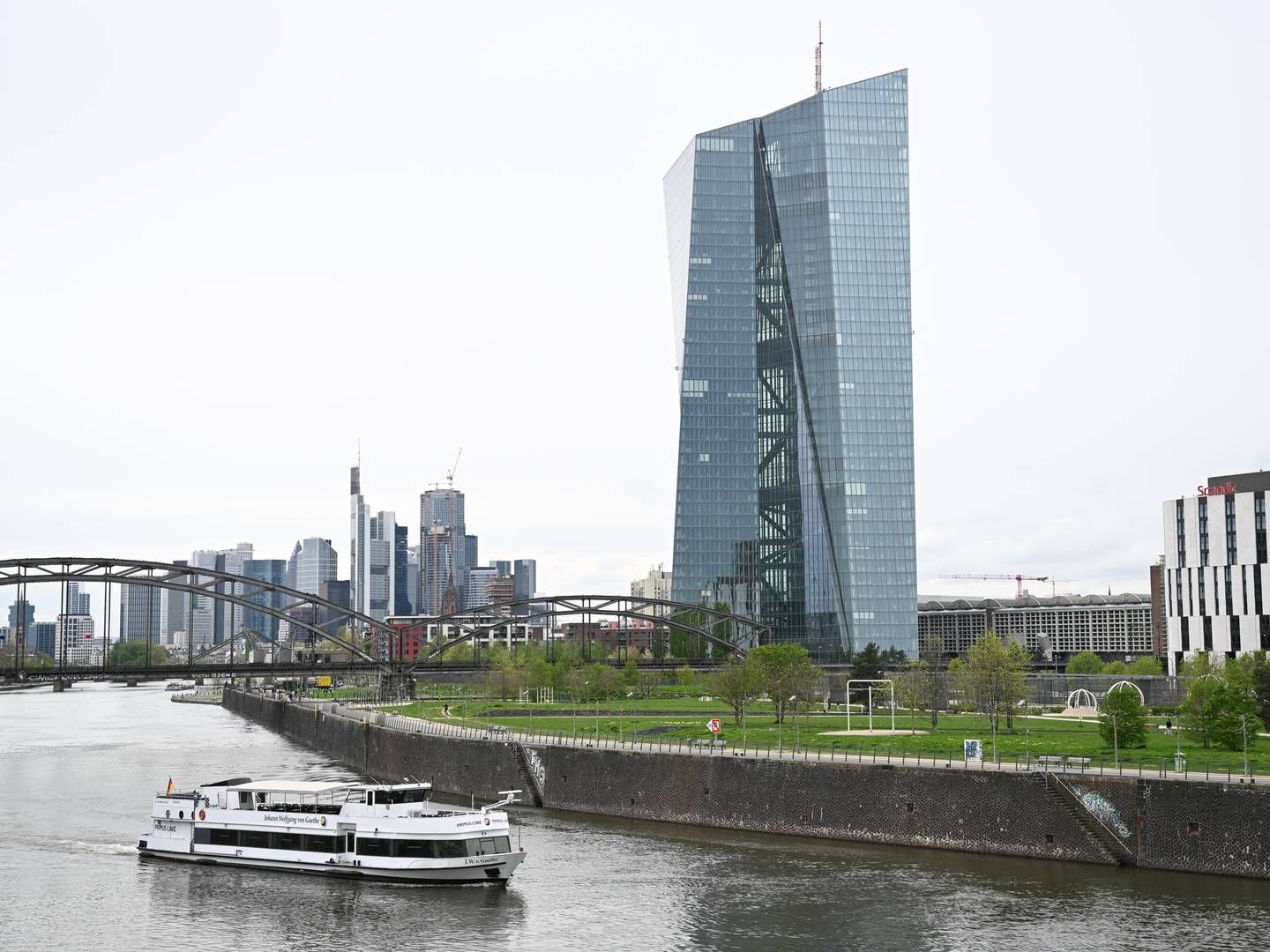 Das EZB-Gebäude in Frankfurt | Foto: picture alliance/dpa | Arne Dedert