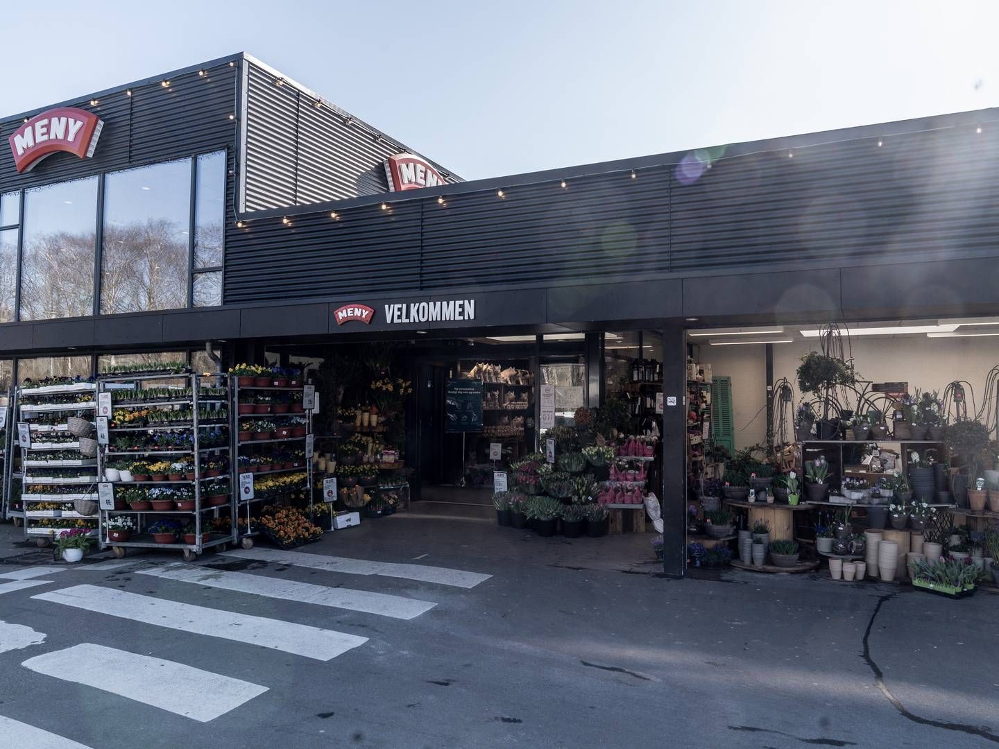 Michael Rasmussen og Peter Engbæk købte Meny-butikken i Kalundborg i 2015, da det var en nedslidt Eurospar. Siden er omsætningen femdoblet, mens medarbejderstaben er vokset fra 27 til 150. | Foto: Aleksander Klug
