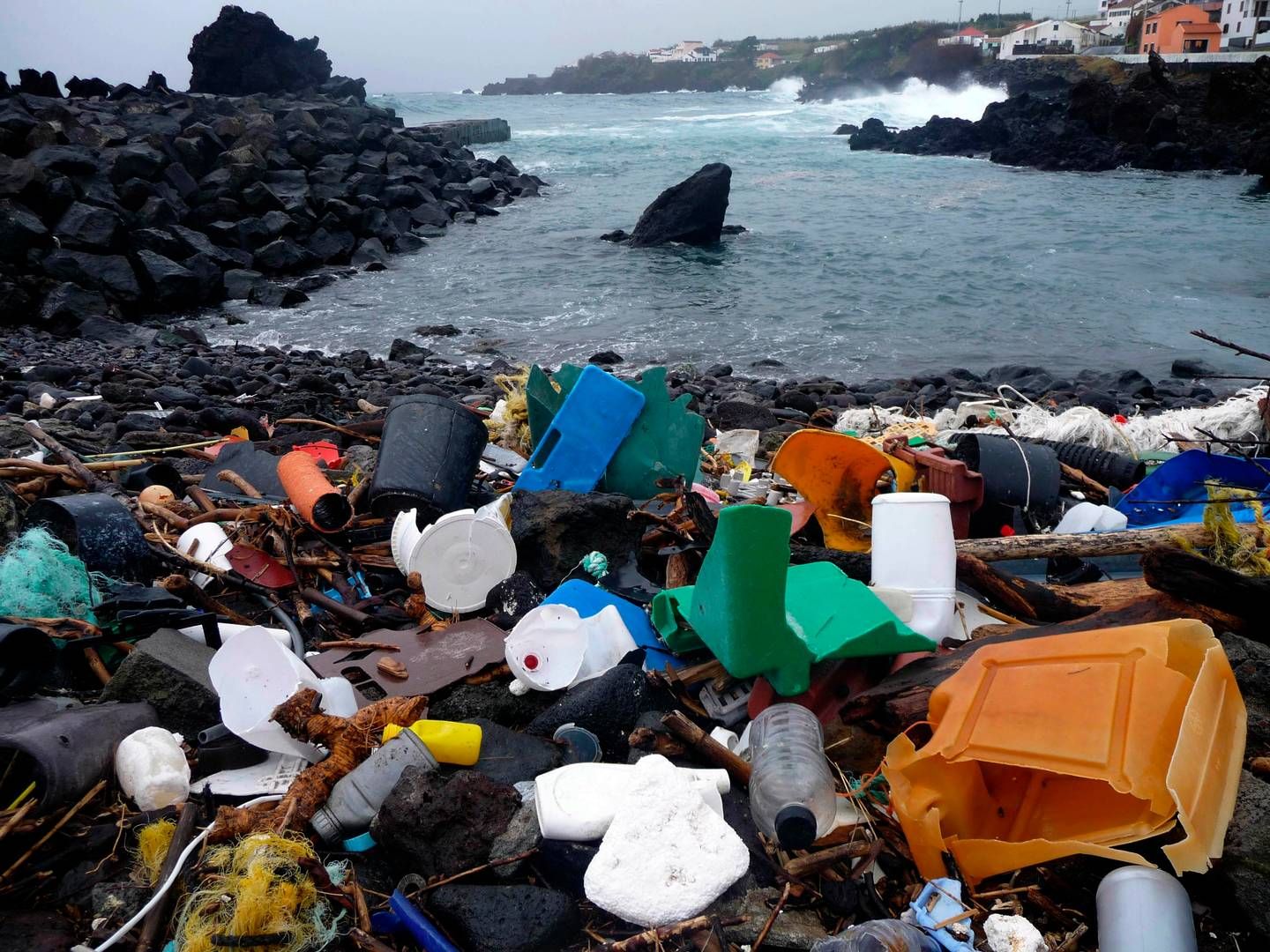 EU vedtog en ny affaldstransportforordning i november, der foruden et generelt forbud mod eksport af plastaffald til lande uden for OECD også skærper miljø- og sundhedskravene til håndtering af affaldet i OECD-lande, der ikke er en del af EU. | Foto: Ho/AP/Ritzau Scanpix