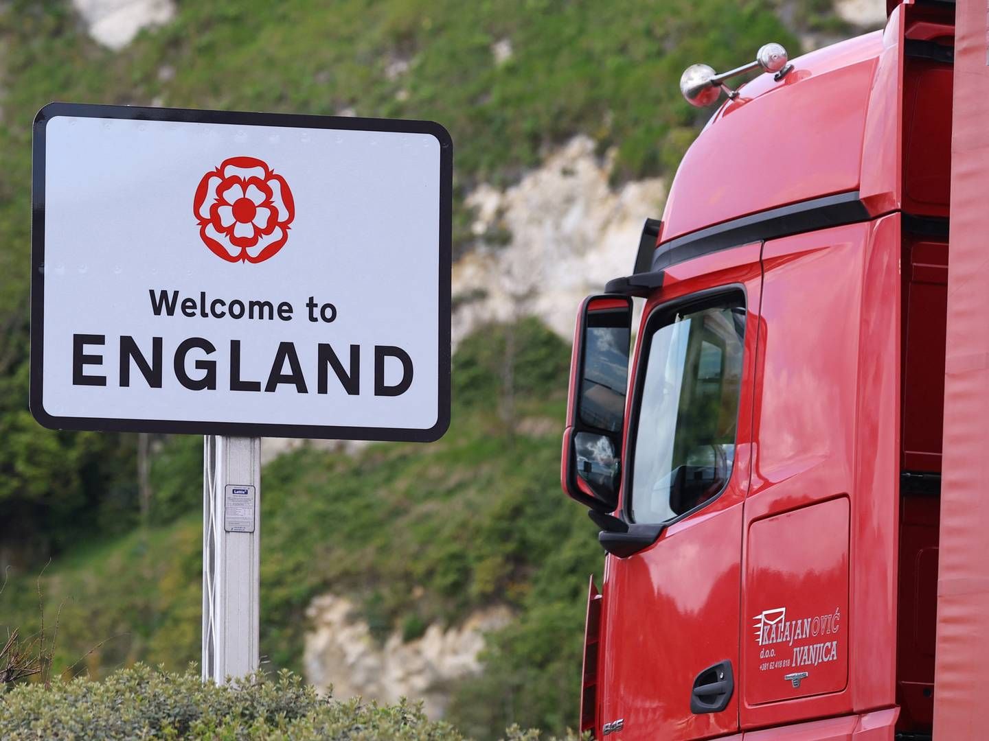 IT-nedbrud har ført til, at dokumenter ved den britiske grænseovergang ved Dover skal tjekkes manuelt - noget, der har store konsekvenser for lastbiler fyldt med letfordærvelige varer. | Foto: Toby Melville/Reuters/Ritzau Scanpix