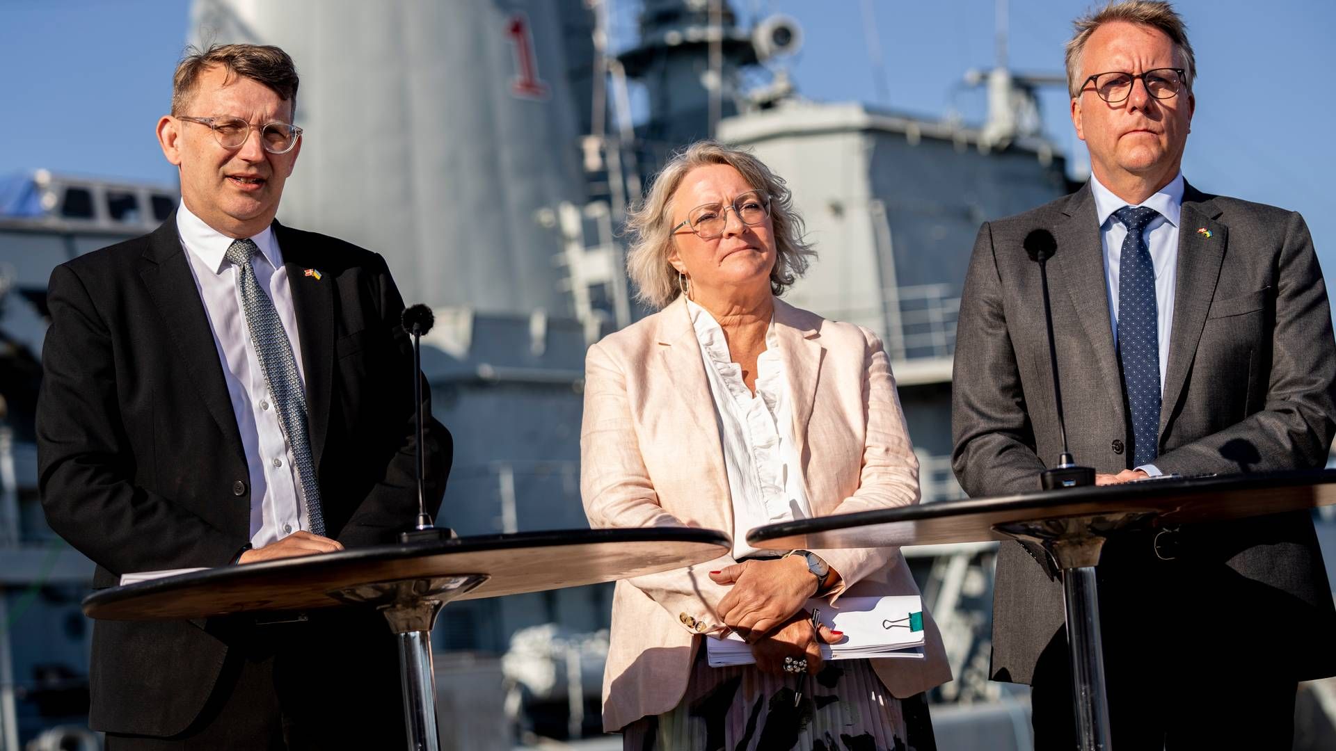 Forsvarsminister Troels Lund Poulsen (V), erhvervsminister Morten Bødskov (S) og formand for Det Nationale Partnerskab for det maritime område Anne H. Steffensen på et pressemøde om anbefalingerne fra Det Nationale Partnerskab | Foto: Ida Marie Odgaard/Ritzau Scanpix