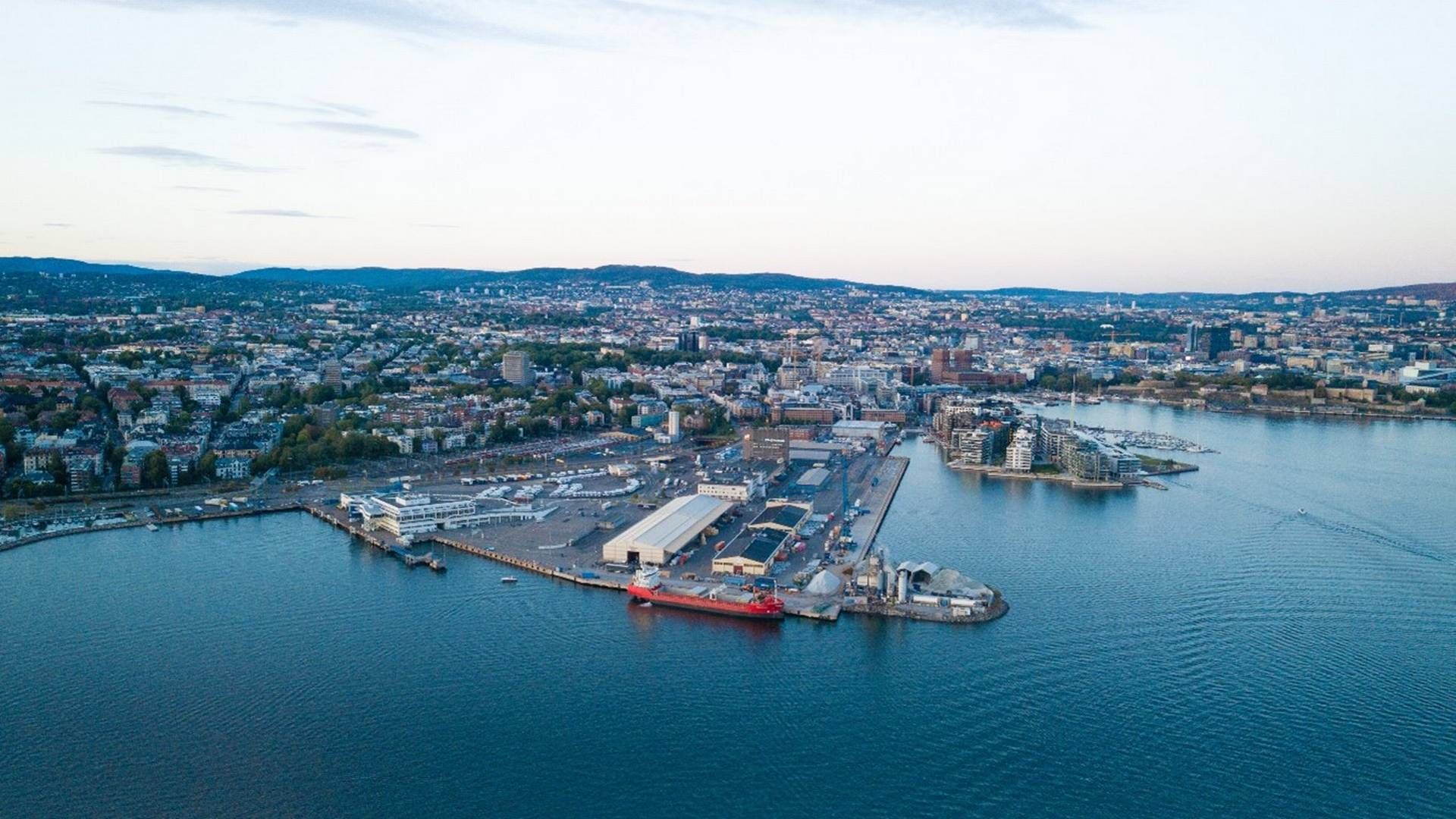 Det 320.000 kvm store havneområde Filipstad i Oslo skal med nordisk samarbejde forvandles til en ny og grøn bydel med bla. parker, byrum og strandpark: ”I Filipstad ønsker vi at sætte naturen først ved at skabe en omfattende blågrøn struktur," udtaler partner i landsskabsarkitektfirmaet SLA, som skal være med til at omdanne havnen.