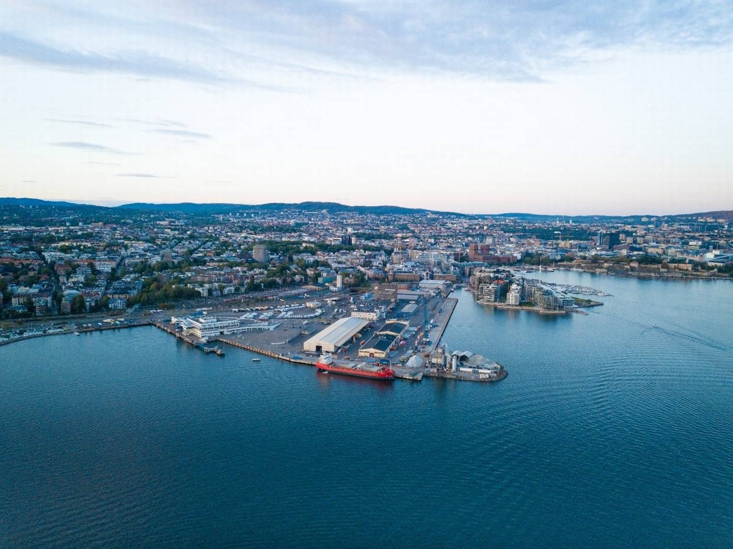 Det 320.000 kvm store havneområde Filipstad i Oslo skal med nordisk samarbejde forvandles til en ny og grøn bydel med bla. parker, byrum og strandpark: ”I Filipstad ønsker vi at sætte naturen først ved at skabe en omfattende blågrøn struktur," udtaler partner i landsskabsarkitektfirmaet SLA, som skal være med til at omdanne havnen.