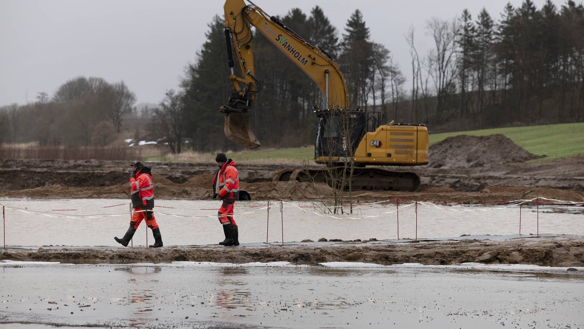 Nordic Waste-jordskreddet kom for alvor ud af kontrol i december. I dag truer det fortsat nærtliggende Alling Å med forurening. | Foto: Thomas Borberg