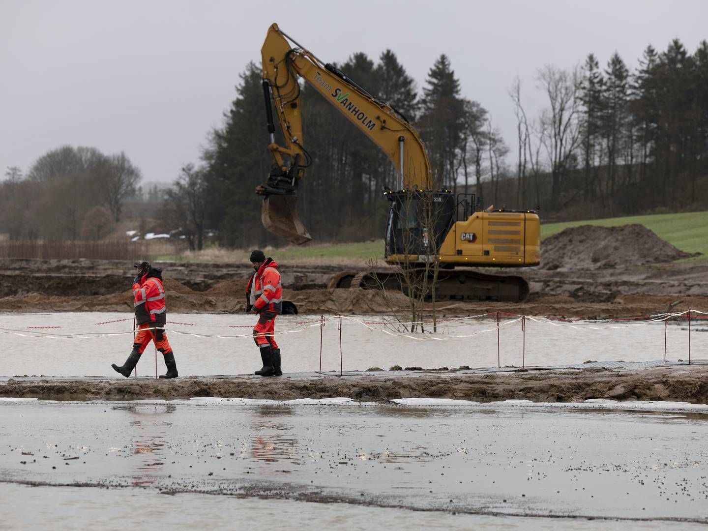 Nordic Waste-jordskreddet kom for alvor ud af kontrol i december. I dag truer det fortsat nærtliggende Alling Å med forurening. | Foto: Thomas Borberg