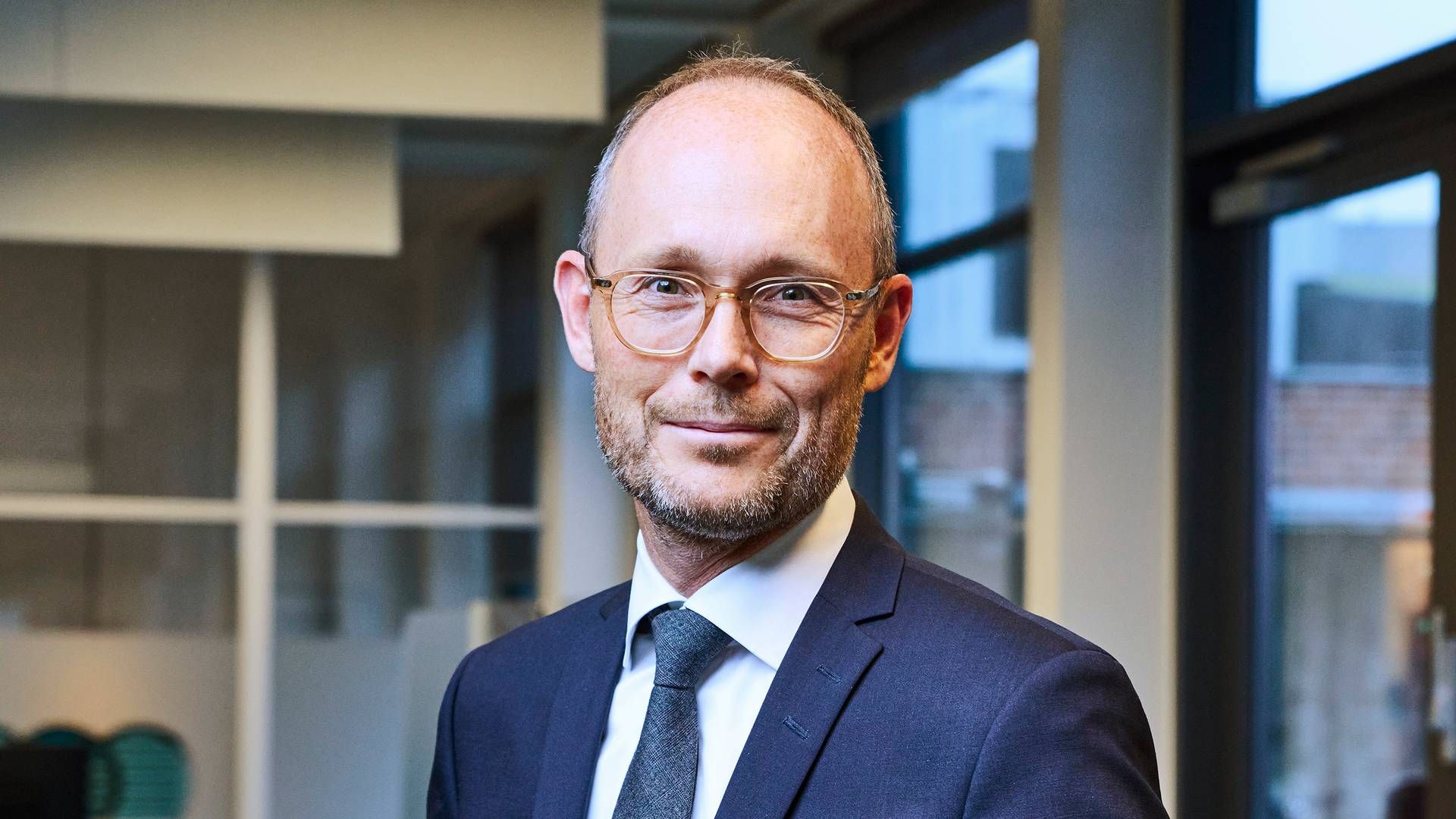 Henning Dam, der er administrerende direktør i Fynske Bank, fortæller at banken er i fuld gang med at rette op på de mangler, Finanstilsynet har påpeget. | Foto: Fynske Bank