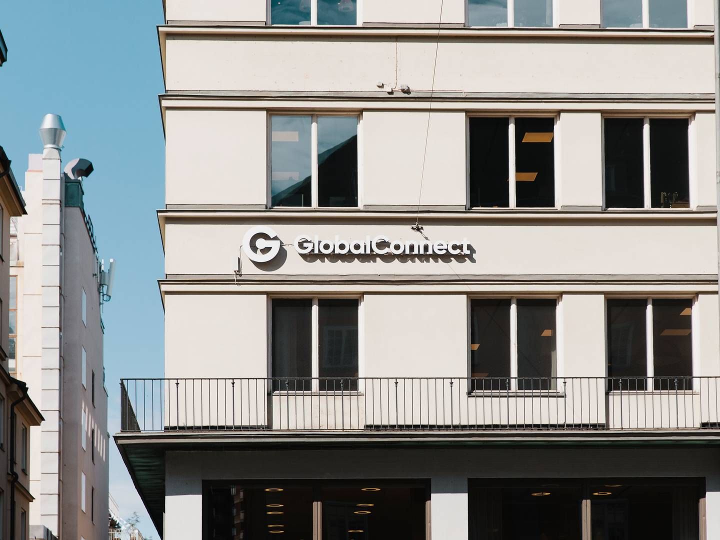 Navnet Globalconnect stammer fra danske Global Connect, der blev stiftet af Niels Zibrandtsen i slutningen af 1990'erne. I 2016 indgik han en aftale med den svenske kapitalfond EQT om et salg af 80 pct. af aktierne i Global Connect. I 2018 solgte han også de sidste 20 pct. af selskabet til kapitalfonden. Globalconnect har i dag hovedkontor i Stockholm (billede) | Photo: Globalconnect / Pr