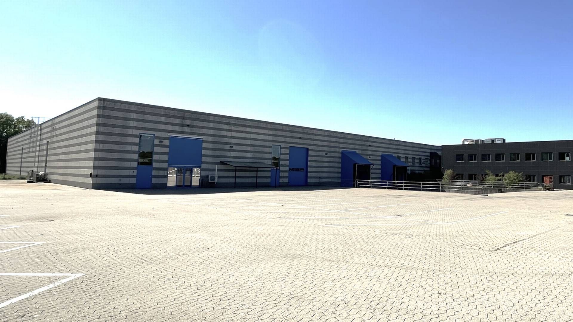 Ejendommen på Abildager består af lager samt en tilstødende kontorbygning, der bl.a. rummer kantinefaciliteter. | Foto: PR / M7