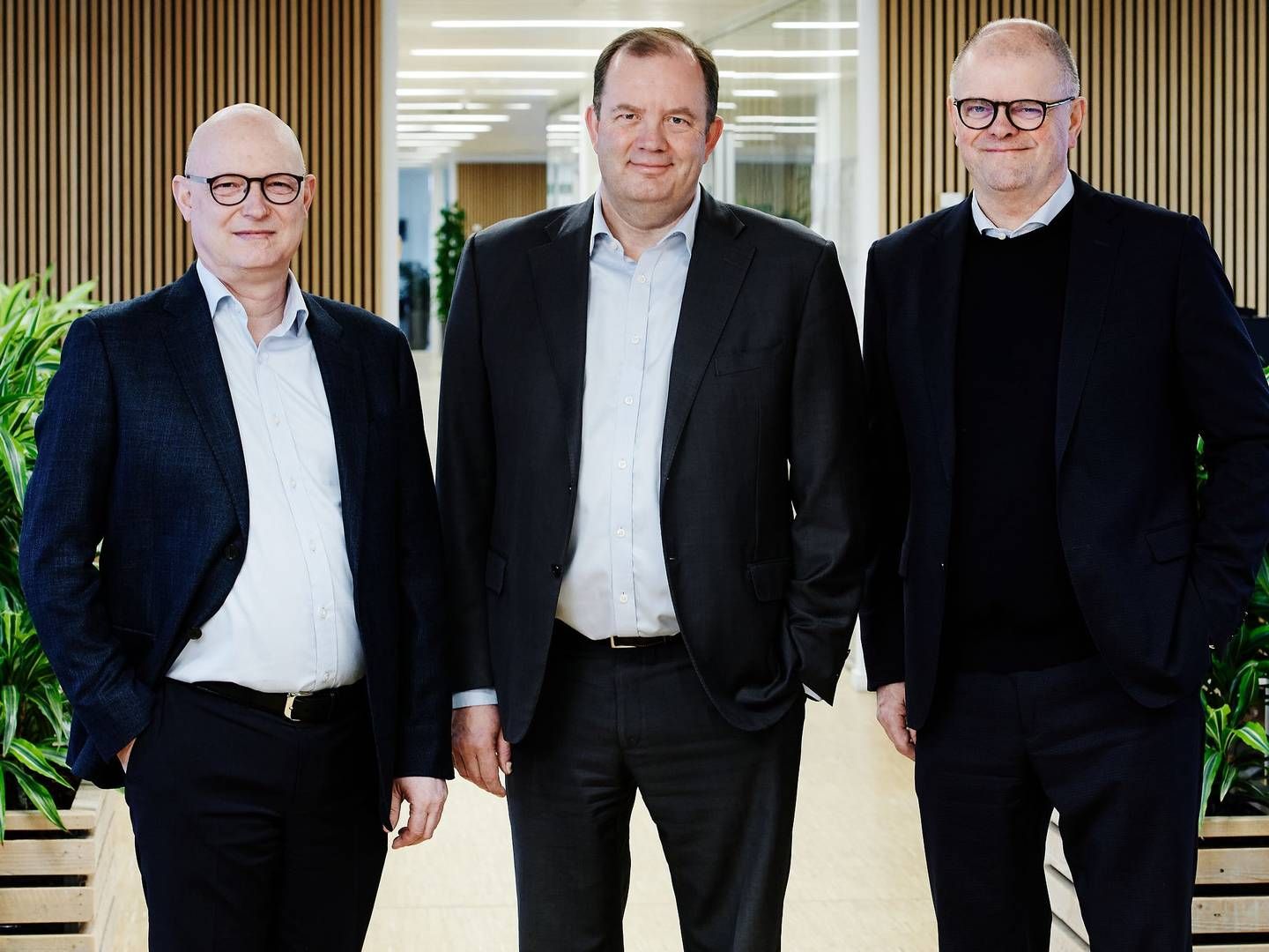 Fra venstre ses Anders Skipper, økonomidirektør, Jens Holger Nielsen, koncerndirektør og Peder Winther, direktør for skibsforsyning i Wrist.