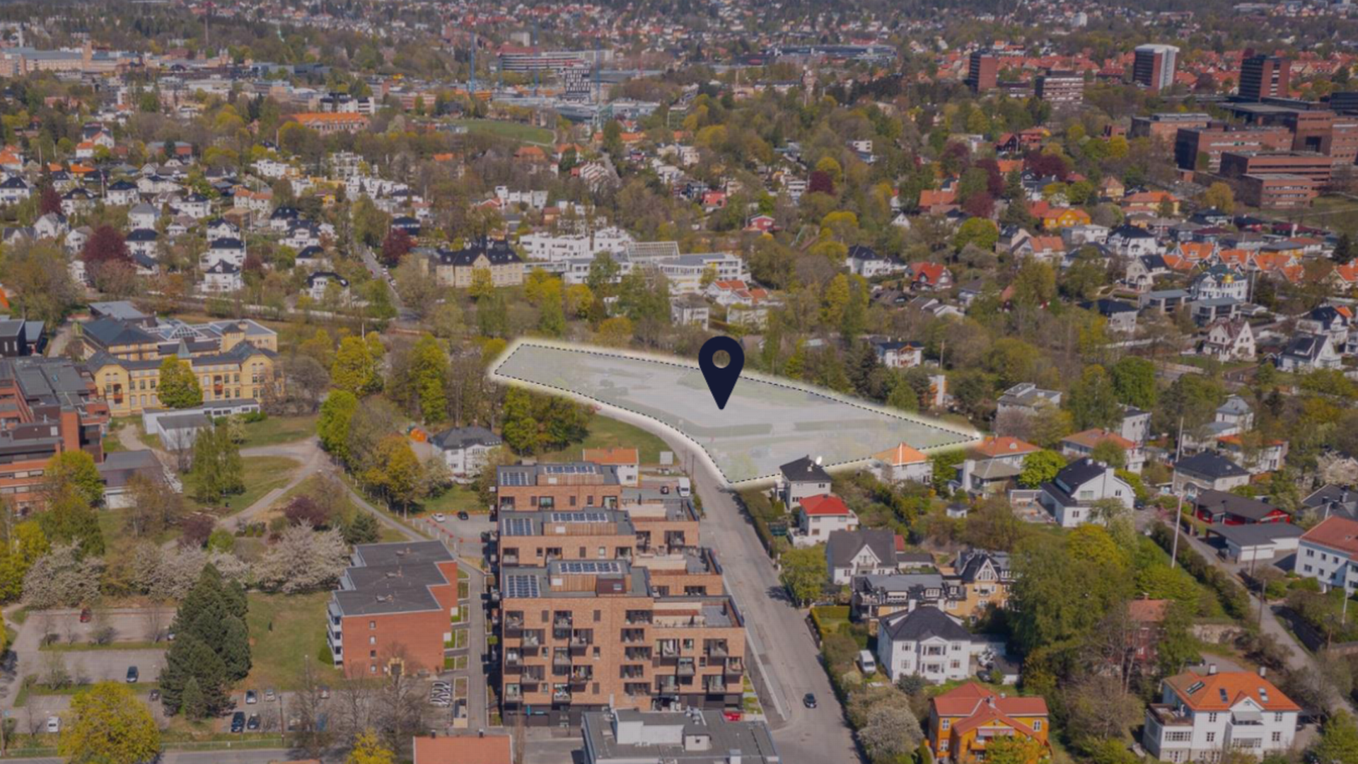 LANGT IFRA BILLIGSALG: Diakonhjemmet ønsker å selge en del av eiendommen (felt A, skravert) som er regulert til boligformål. Men det blir ikke på billigsalg. | Foto: Illustrasjon: Newsec