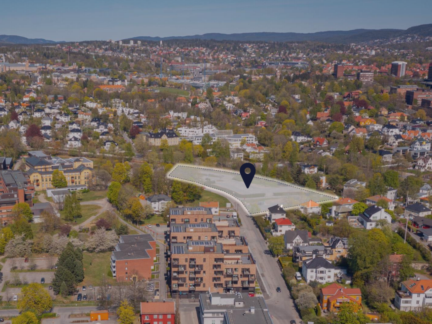 LANGT IFRA BILLIGSALG: Diakonhjemmet ønsker å selge en del av eiendommen (felt A, skravert) som er regulert til boligformål. Men det blir ikke på billigsalg. | Foto: Illustrasjon: Newsec