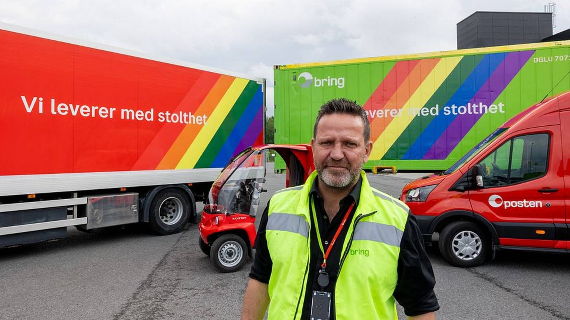VISUELL ENDRING: Posten Bring markerer mangfold og kjærlighet med regnbuefarger på flere kjøretøy, forteller konserndirektør Hans-Øyvind Ryen i Posten Bring. | Foto: Posten Bring/PM