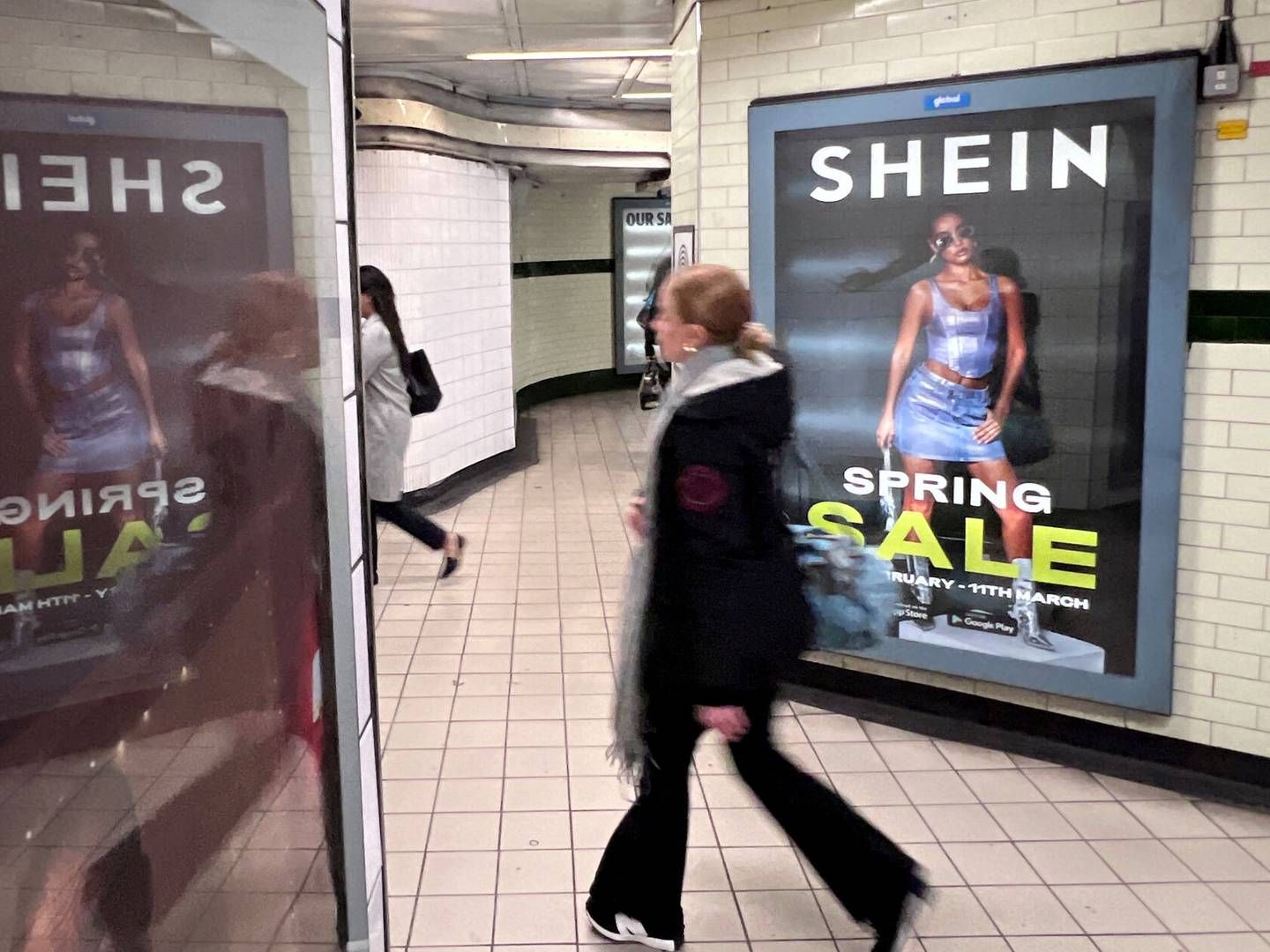 Der reklameres for den kinesiske online platform Shein, der har hovedkontor i Singapore, i London. | Foto: Suzanne Plunkett/Reuters/Ritzau Scanpix