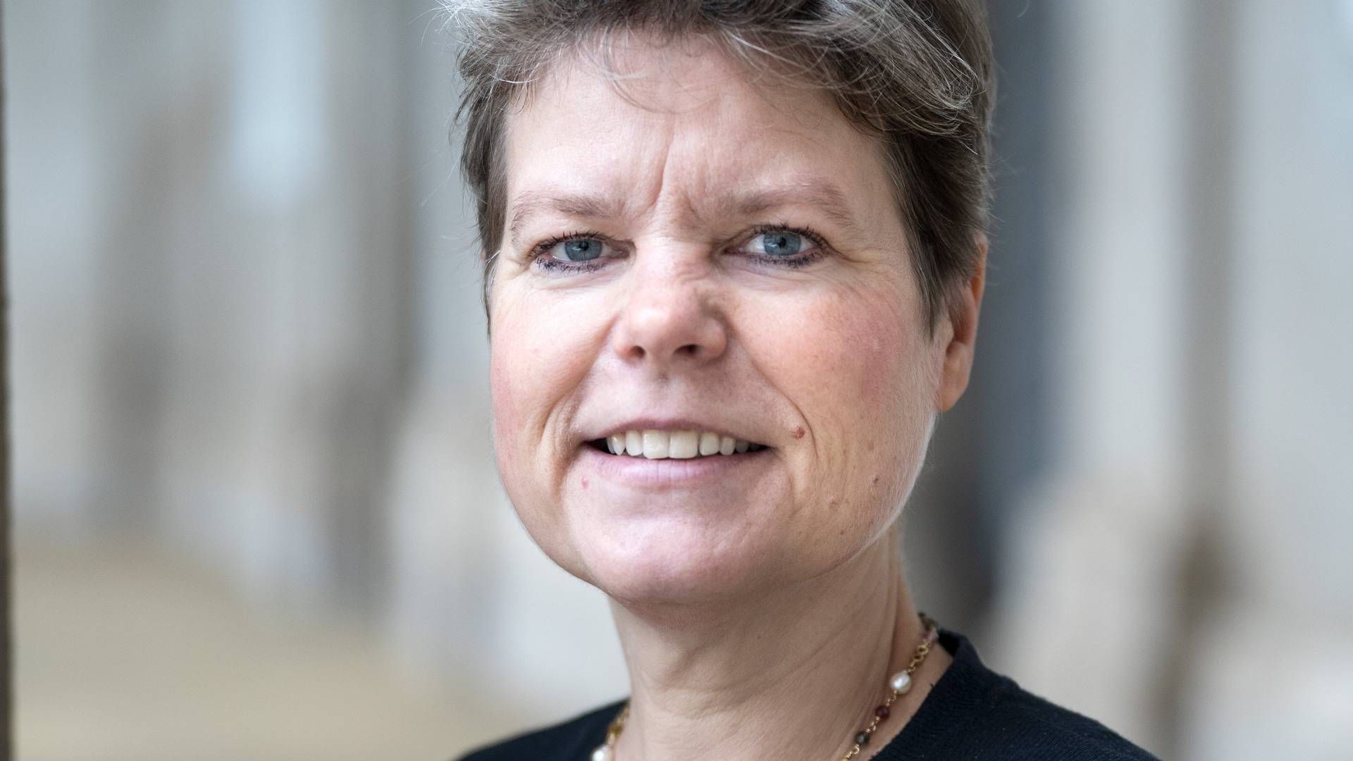 "I dag ender virksomhederne med at bruge for megen energi på at gennemskue og implementere regler frem for at fokusere på drift," skriver branchedirektør i Dansk Erhverv Handel, Lotte Engbæk Larsen. | Foto: Dansk Erhverv/PR